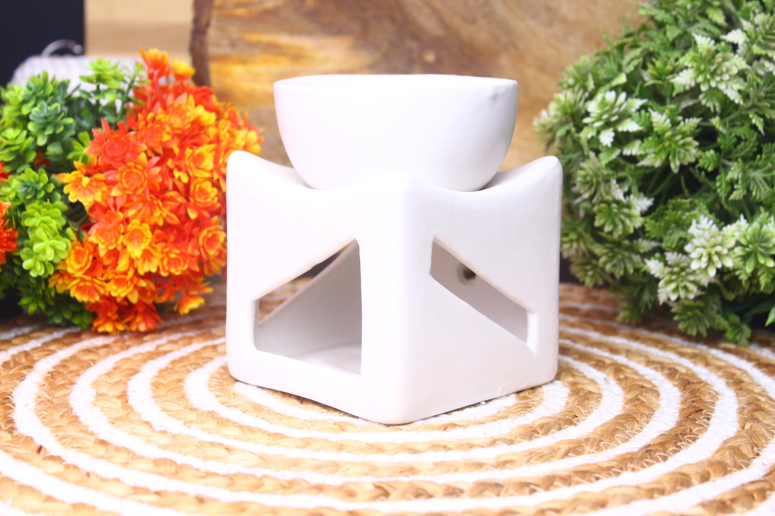 EYUVAA LABEL Ceramic Tealight Candle Holder Oil Burner, Aromatherapy Aroma Oil Diffuser for Home with 2 Tealights, Essential Oil or Wax Melts Burner (White)