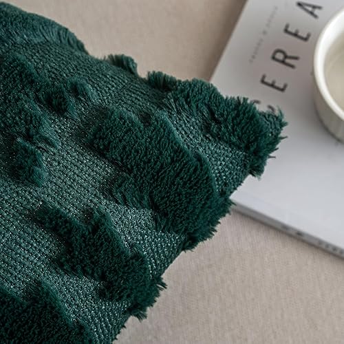 Miniatura 2 de Fundas de almohada decorativas de árbol de Navidad verde y reno de 18 x 18 pulgadas, 2 paquetes de fundas de almohada cuadradas de felpa suave con