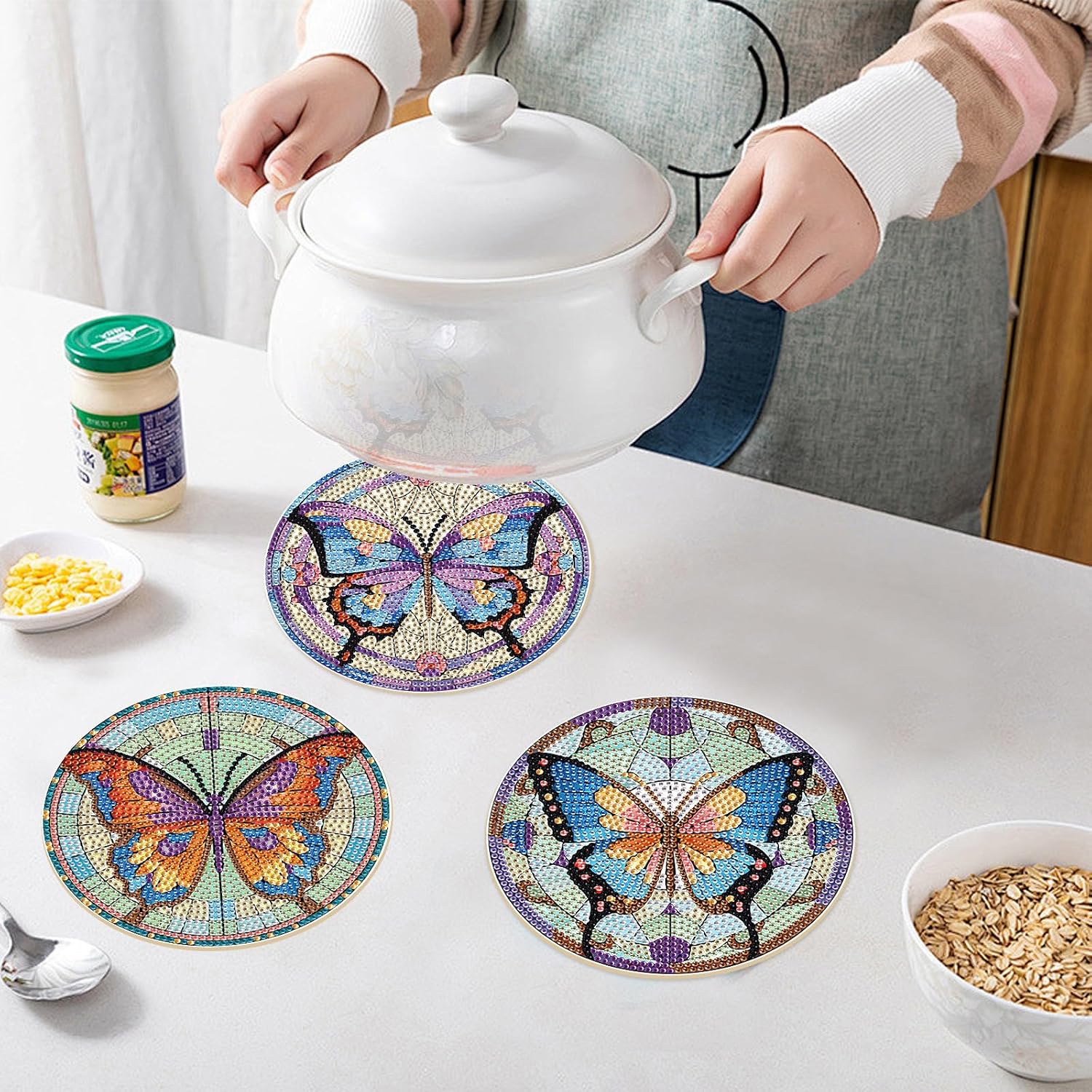 LazyFold 3Pcs DIY Diamond Art Painting Placemat,Colorful Butterfly Round Non-Slip Acrylic Table mats Modern Dining Table Kitchen Diamond Art Place mats Craft Supplies for Home Decor Gift image 5