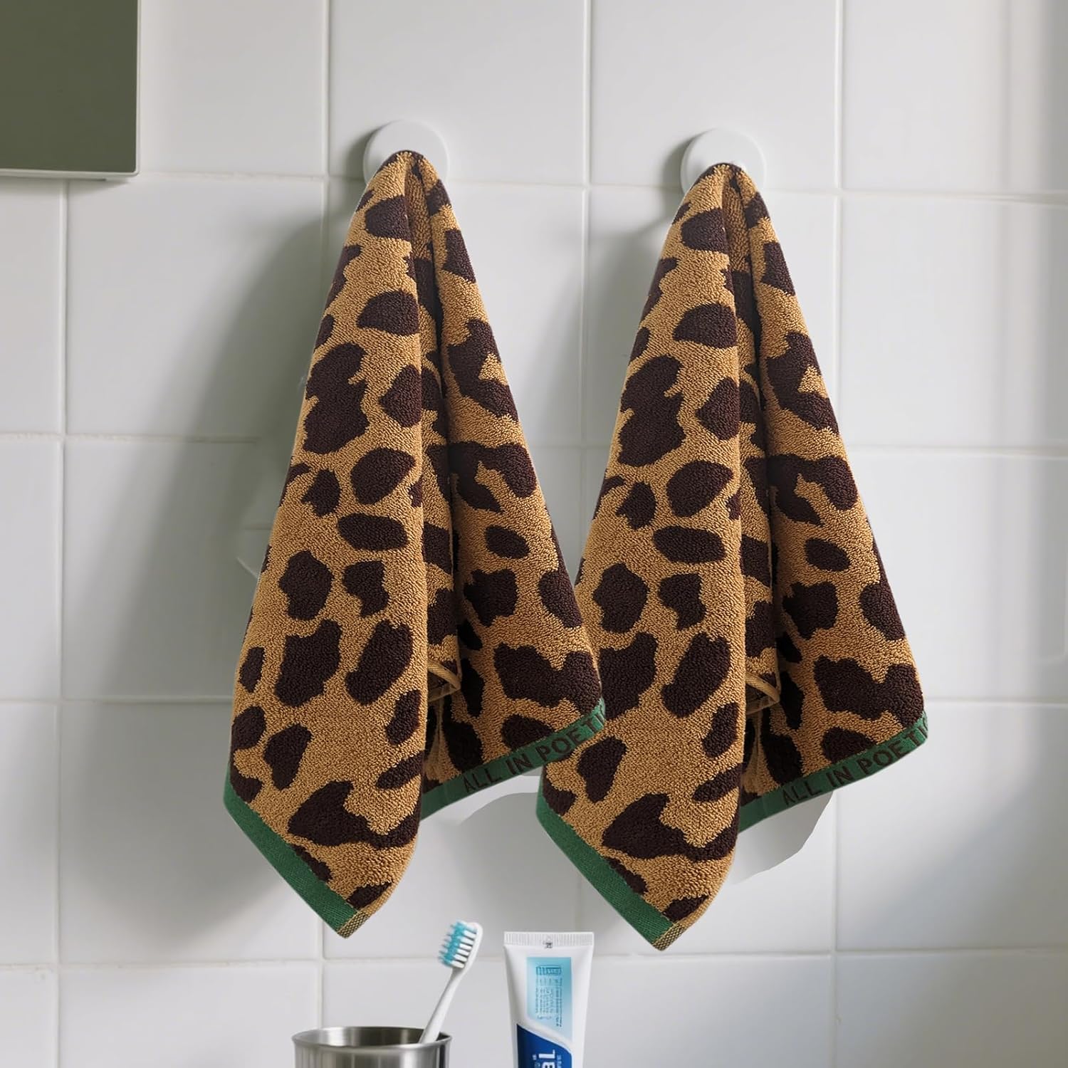 USTIDE Brown Leopard Print Hand Towel Thick Luxury Fluffy 100% Cotton Hand Towel for Bath Fashionable Spa Gym Soft Dot Print Hand Towels 2 Pack, 14x30