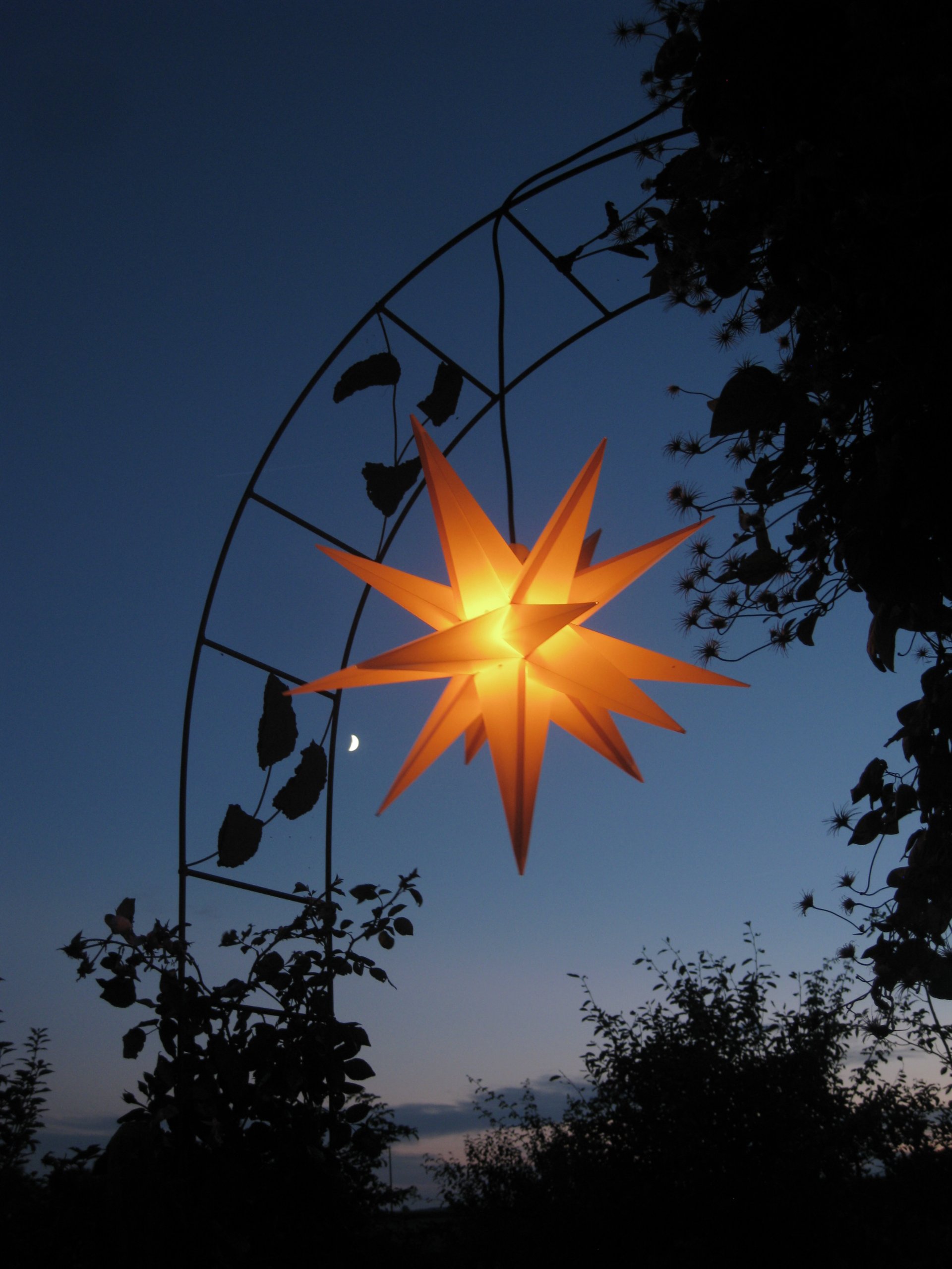 Außenstern gelb mit auswechelbarer LED - beleuchteter Stern 55-60 cm Adventsstern Weihnachtsstern Leuchtstern Faltstern wetterfest