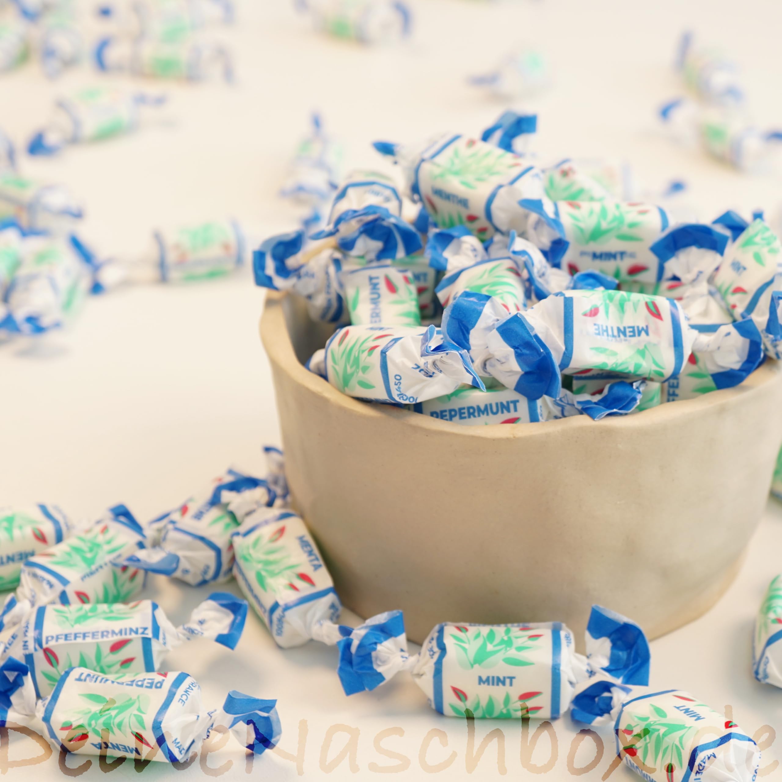 Deine Naschbox | Zuckerfreie Pfefferminz Toffee Bonbons | 1,5kg Mega Pot | XXL Großpackung für Party, Candybar & als Geschenk - Weiche Karamellen