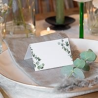 Vista 3 de Manta Makes Tarjetas de lugar con nombre de eucalipto Tarjetas de nombre de mesa plegadas en blanco y verde para recepción de fiesta, cumpleaños