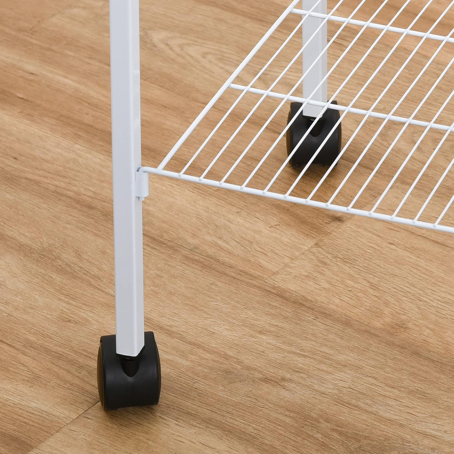 Avvicinamento view of the cage wheels, showing the locking mechanism.