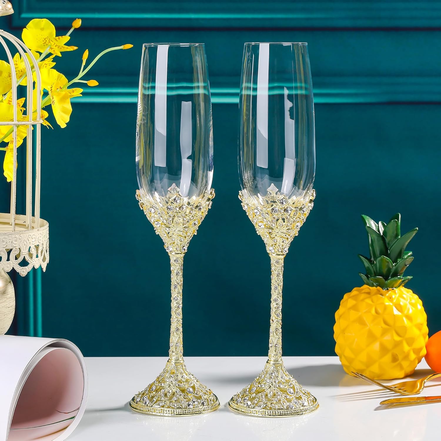 Hanjue Champagne Flutes Set of 2, Champagne Glasses with Rhinestones, Idel Gift for Wedding Anniversary Party Birthday Christmas, 7 Oz Reuseable Crystal Champagne Flutes Pair (Gold)
