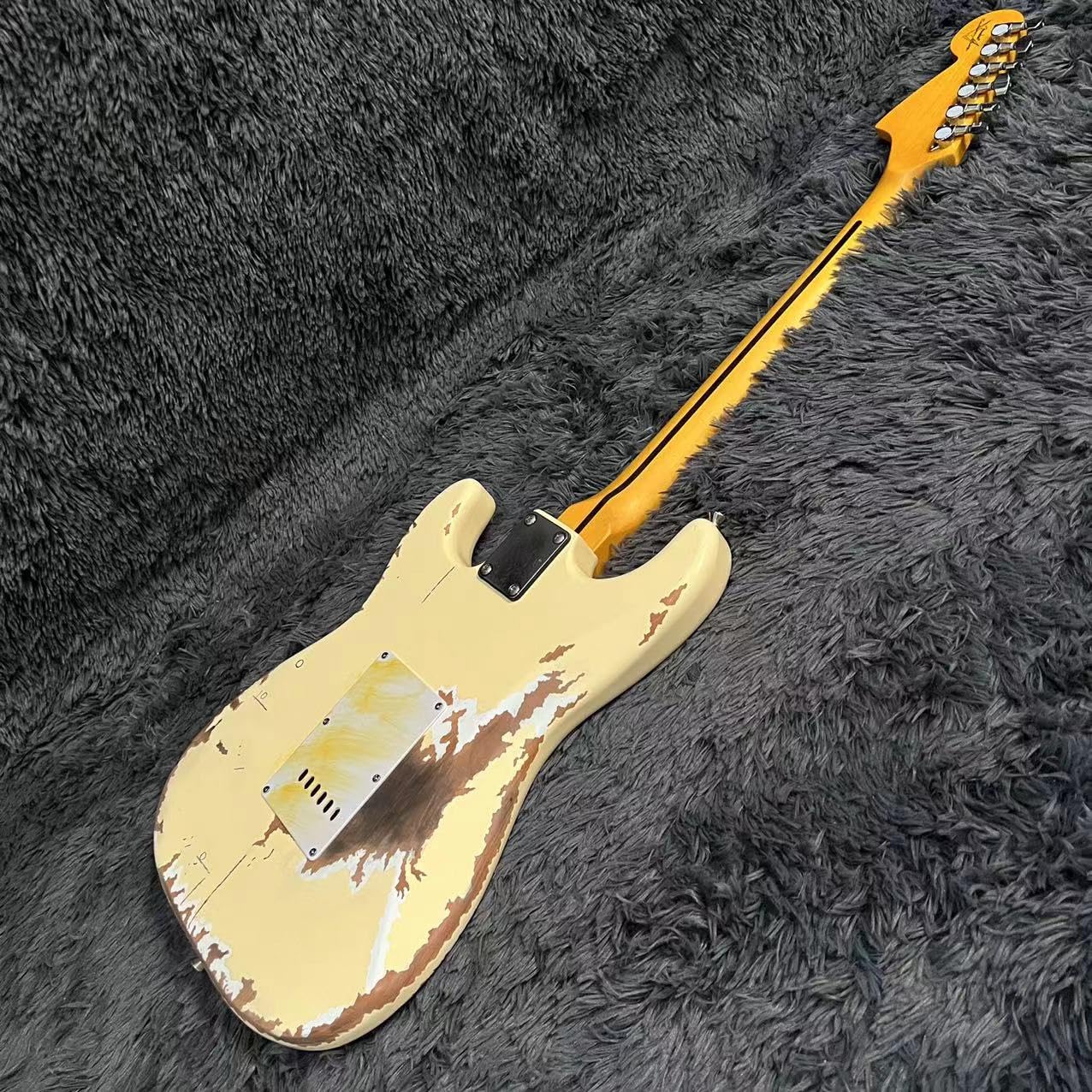 Amazon | エレキギタークリームイエローカラーソリッドボディ
