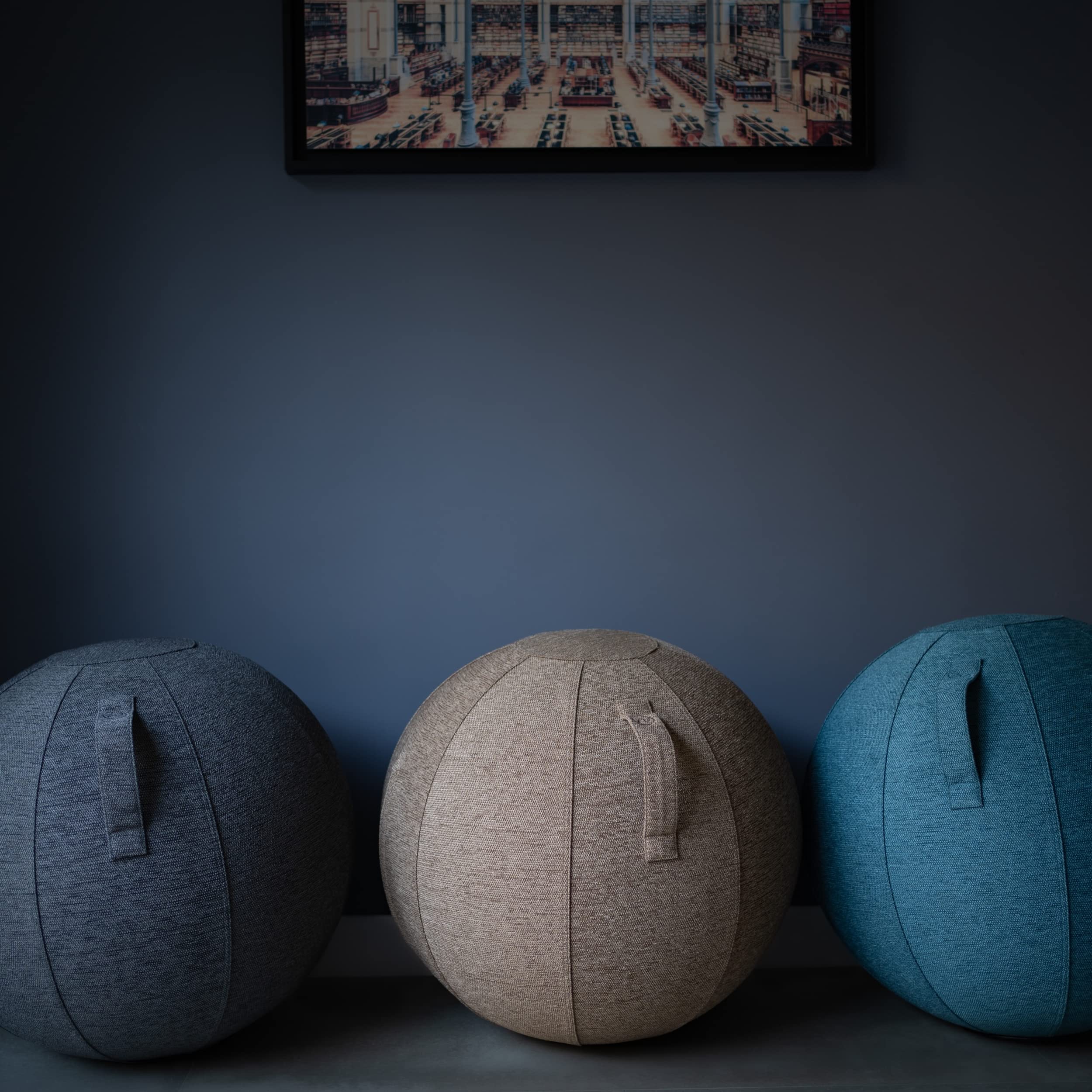 Siège Ballon WHIBALL pour Assise Ergonomique - Conçu pour Le Bureau et la Maison - Seat Ball Ø 65cm - Tissu d’ameublement résistant et indéformable - Ideal pour Une Assise Tonic & Dynamique (Bleu)