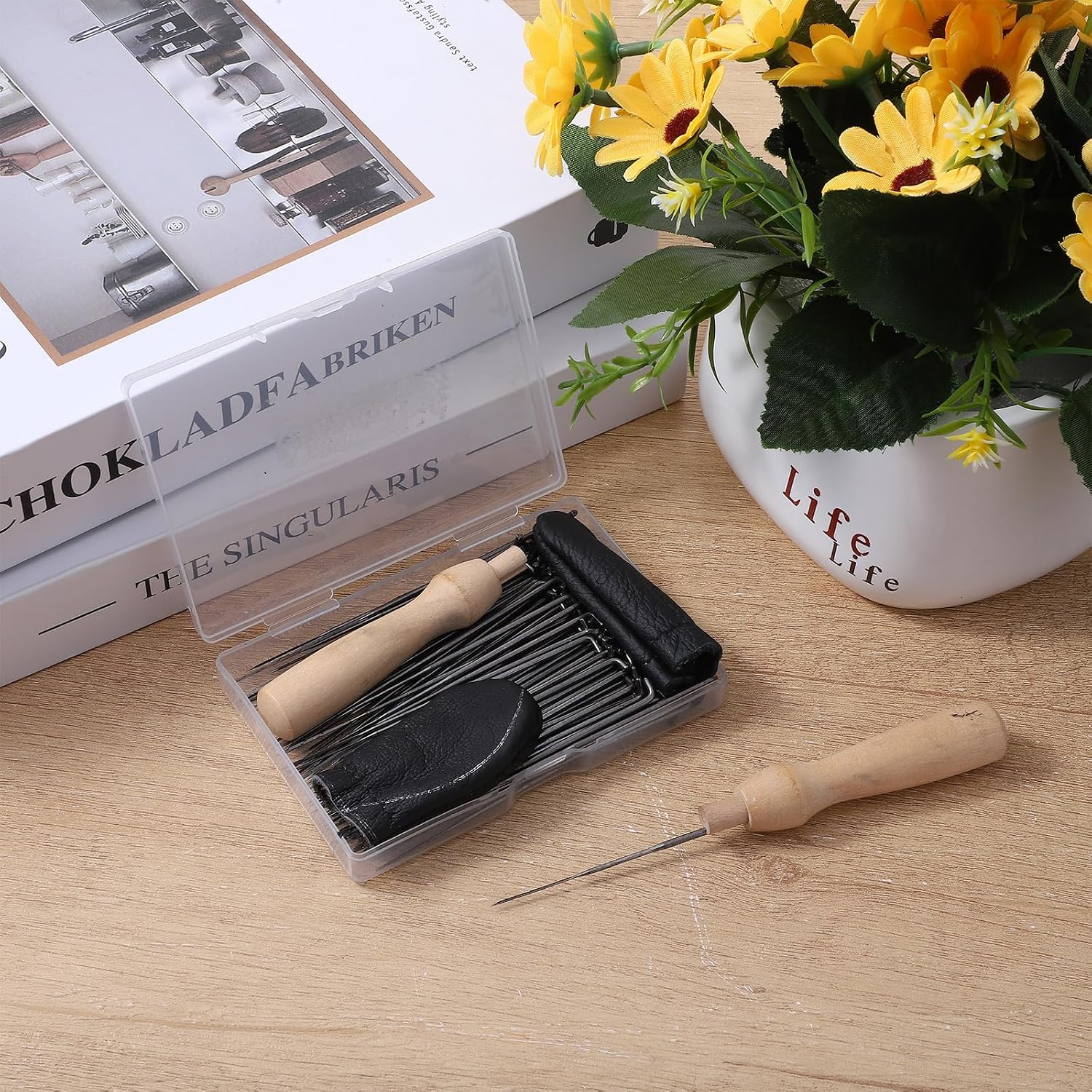Felting Needles, 100 Pcs Wool Felting Tool Set Multi Needles Tools with 2 Single Wooden Handle Storage Box Supplies for Beginner Professional Craft DIY Wool Projects