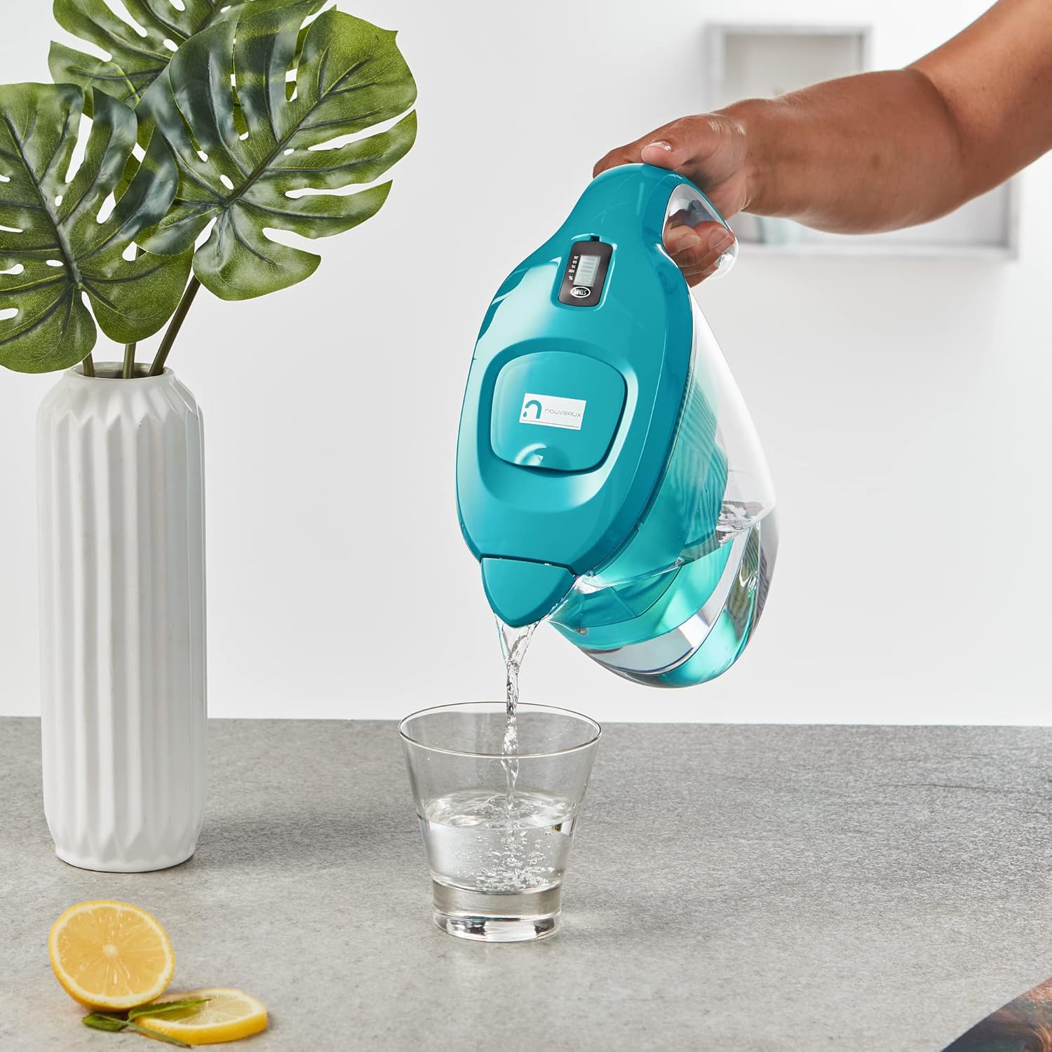 LIVEWATER NOUVEAUX water filter jug with (4 X 90 days) filters.Reduces