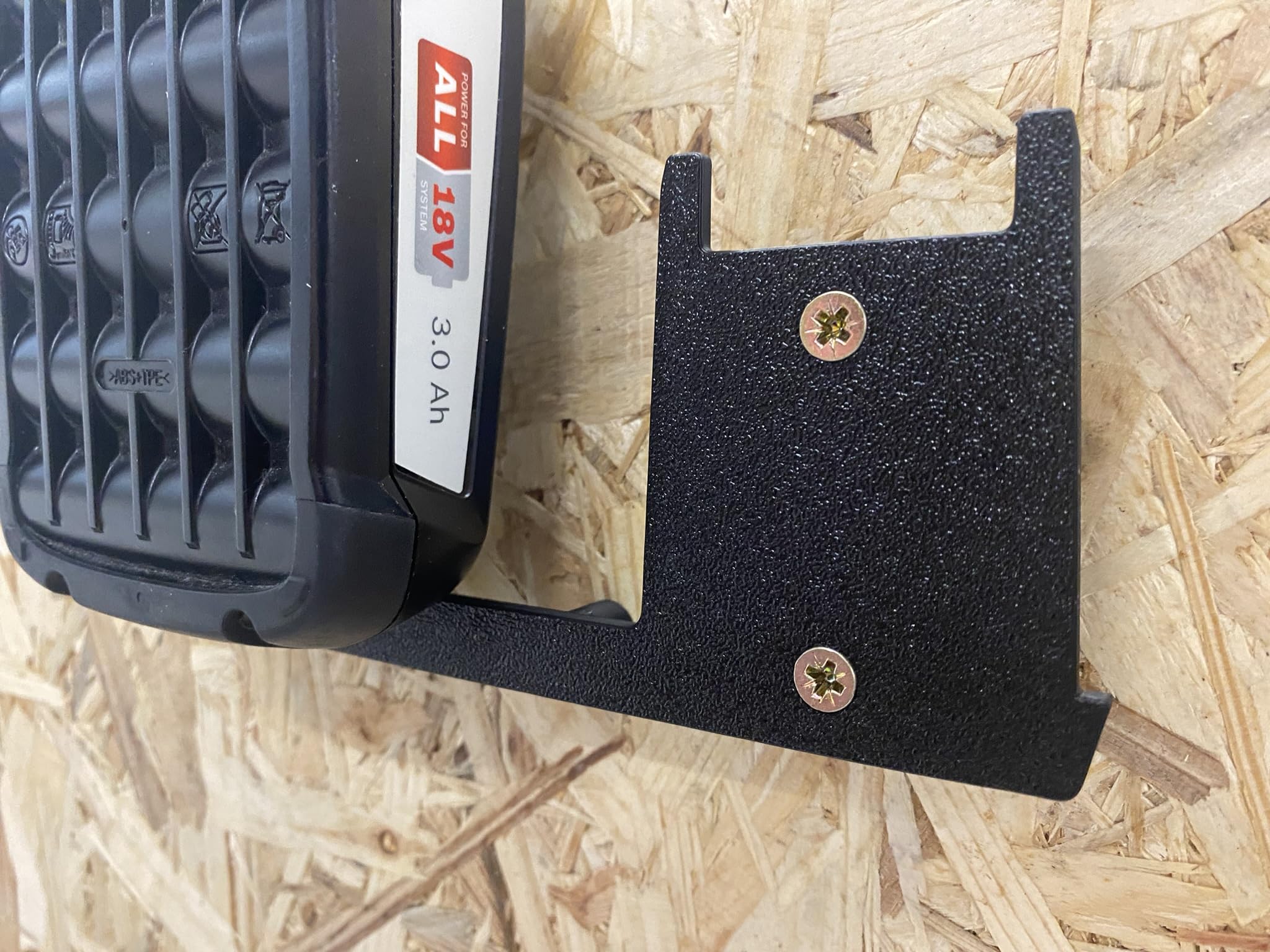 Akku Wandhalterung für Bosch PBA 18V Grün Home & Garden Akkuhalter Wandmontage (2 Fach)