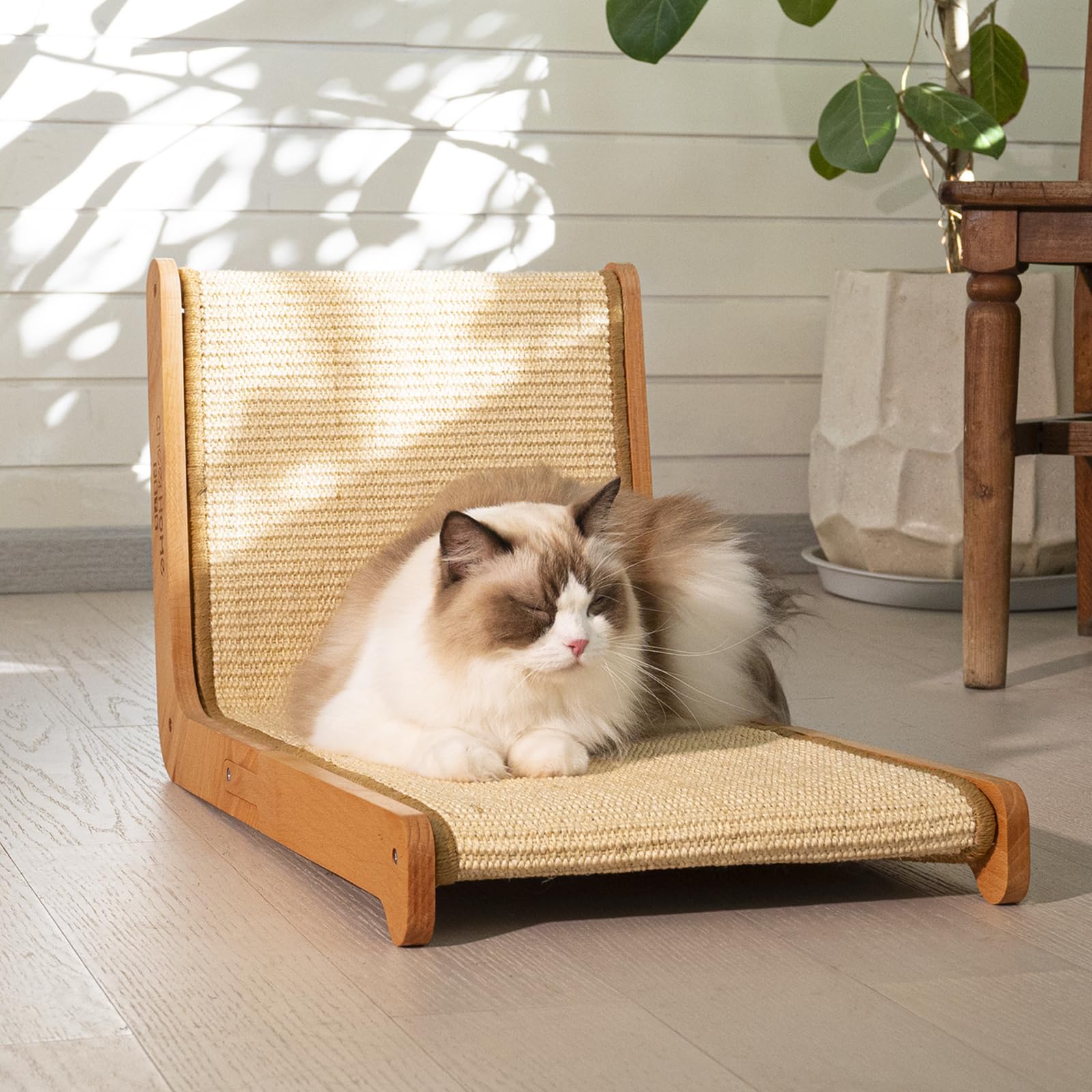CheerPals Tiragraffi per gatti a forma di L, in legno di faggio massiccio, design a 105° | Tappetino tiragraffi in sisal naturale, grande 58 x 37 x 48 cm, mobili per animali domestici per tutti i gatti