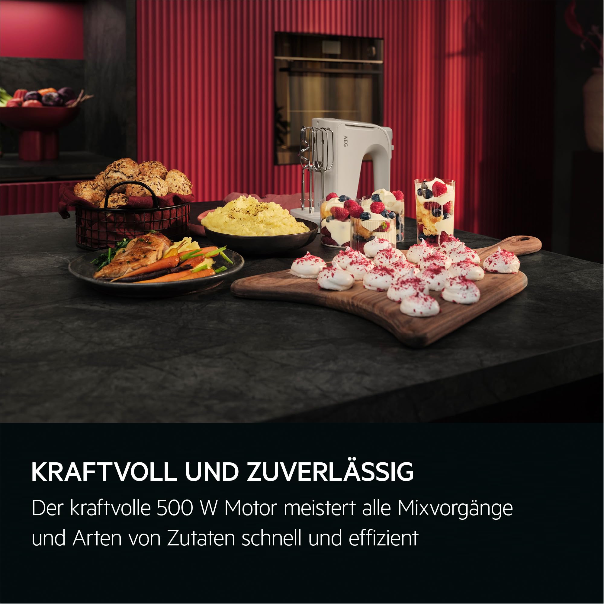 AEG Handmixer, 5 Geschwindigkeitsstufen, Turbo-Funktion für Höchstleistung, Auswurftaste, 2 Rührbesen, 2 Knethaken, Zubehörstation, spülmaschinenfest, 500 Watt, 1,2 m Kabel, weiß, AHM4W