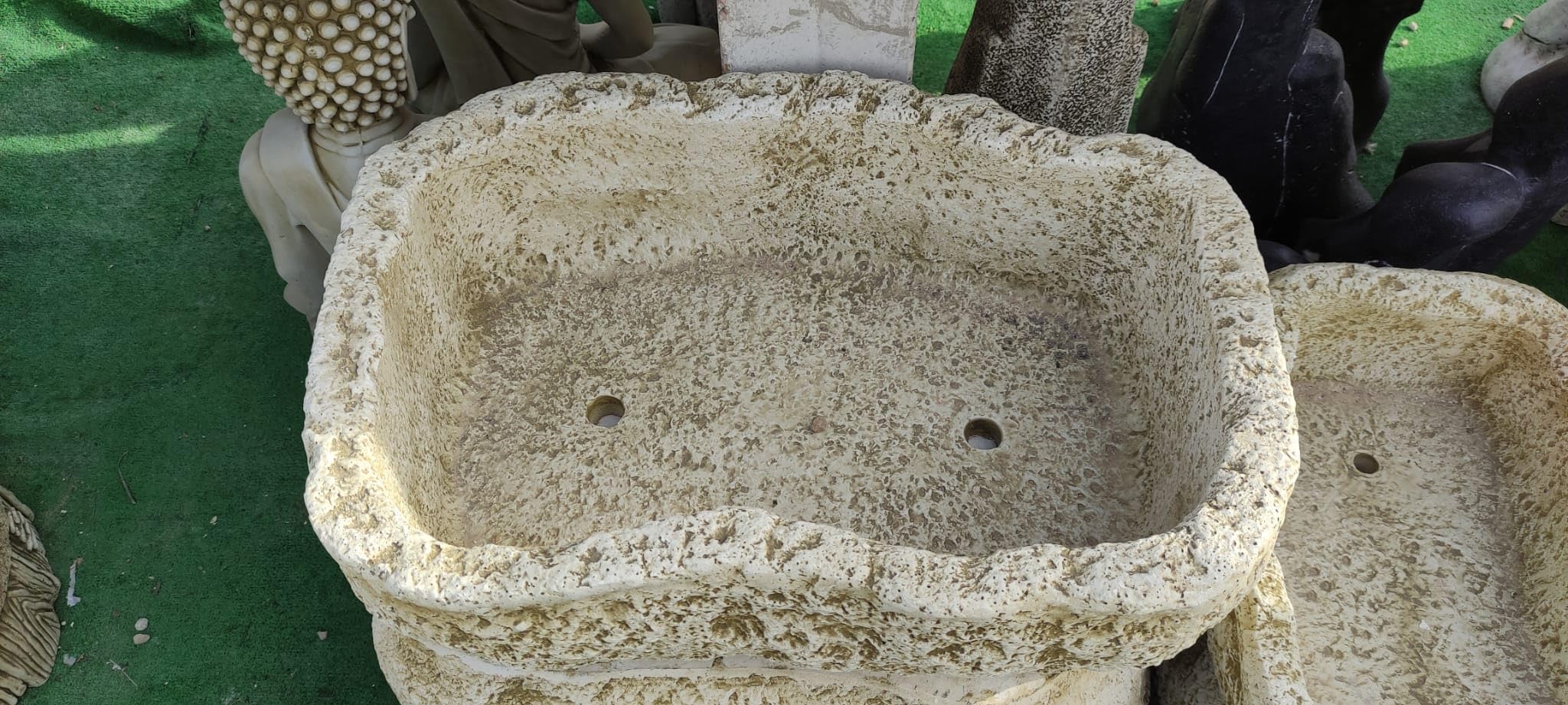 AnaParra Jardinière d'extérieur modèle abreuvoir 45 x 25 x 10 cm. Béton pierre. Couleur : vert. Poids : 9 kg. Capacité : 5 l.