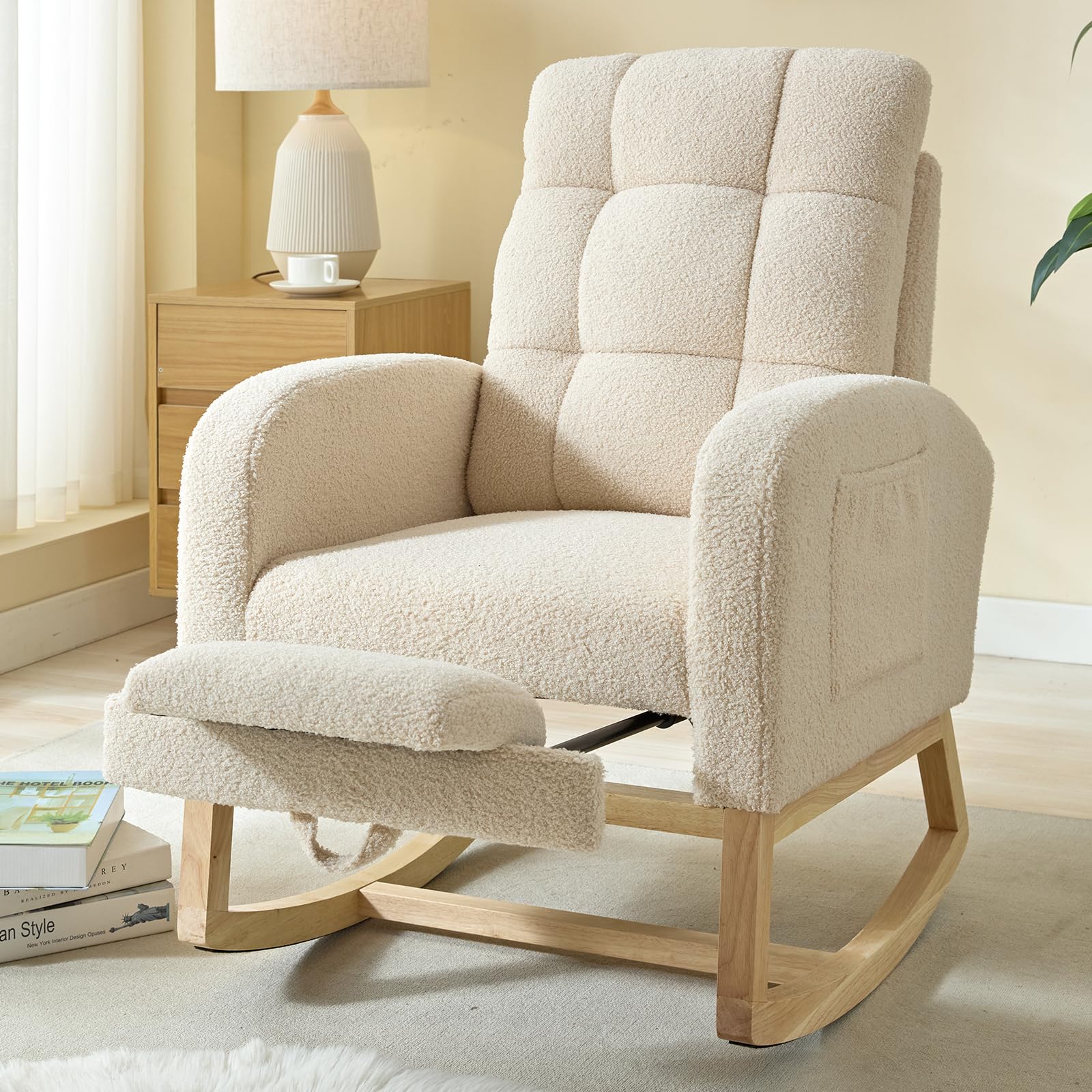 NIOIIKIT - Mecedora moderna para guardería, tapizada con diseño de osito de peluche y reposapiés, cómoda mecedora reclinable con bolsillo lateral, mecedora deslizante para sala de estar, dormitorio, sala de lactancia, color albaricoque