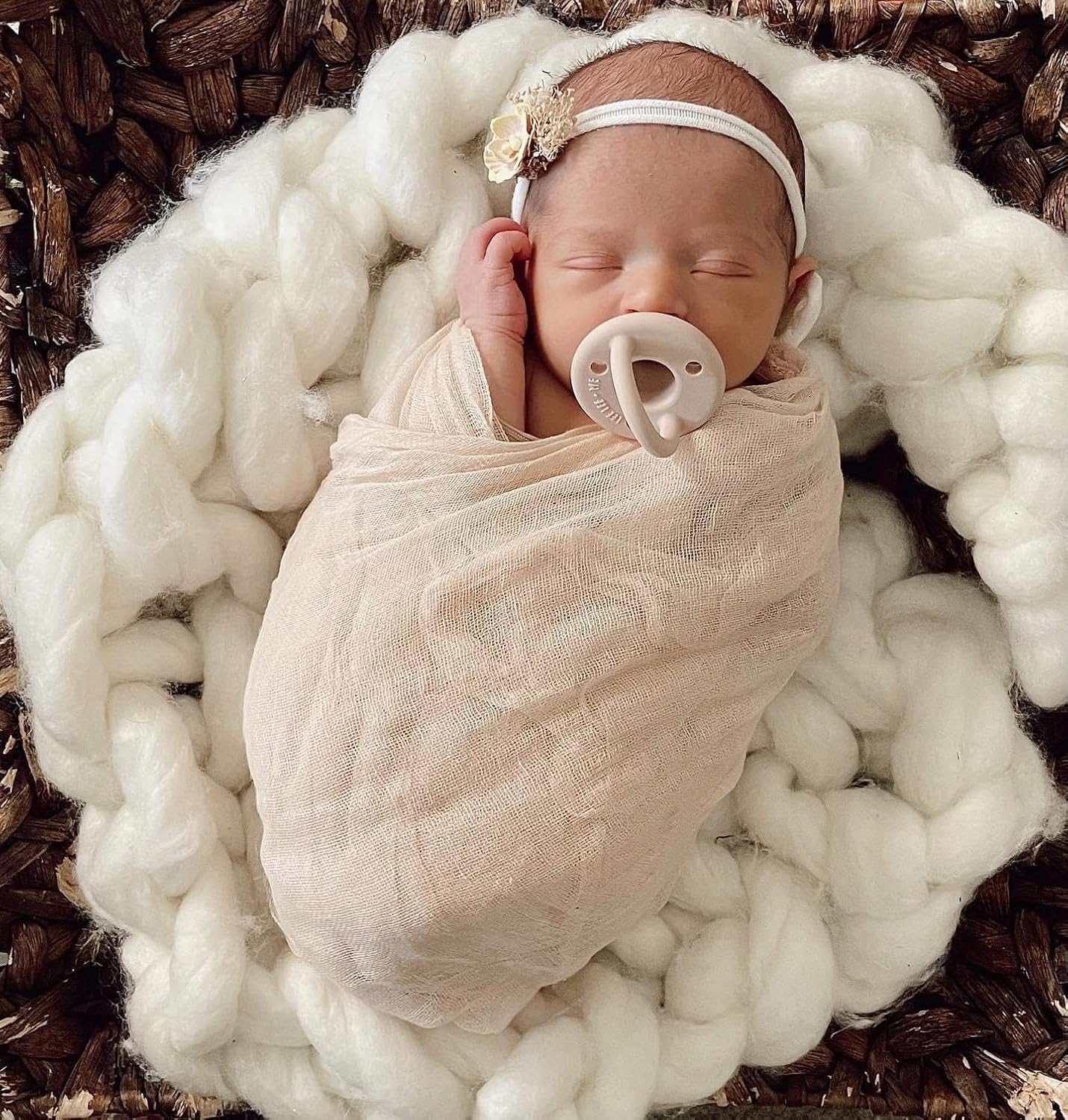Amazon.com : Lee Lee and Me Newborn Pacifier - Sage - 100% Medical