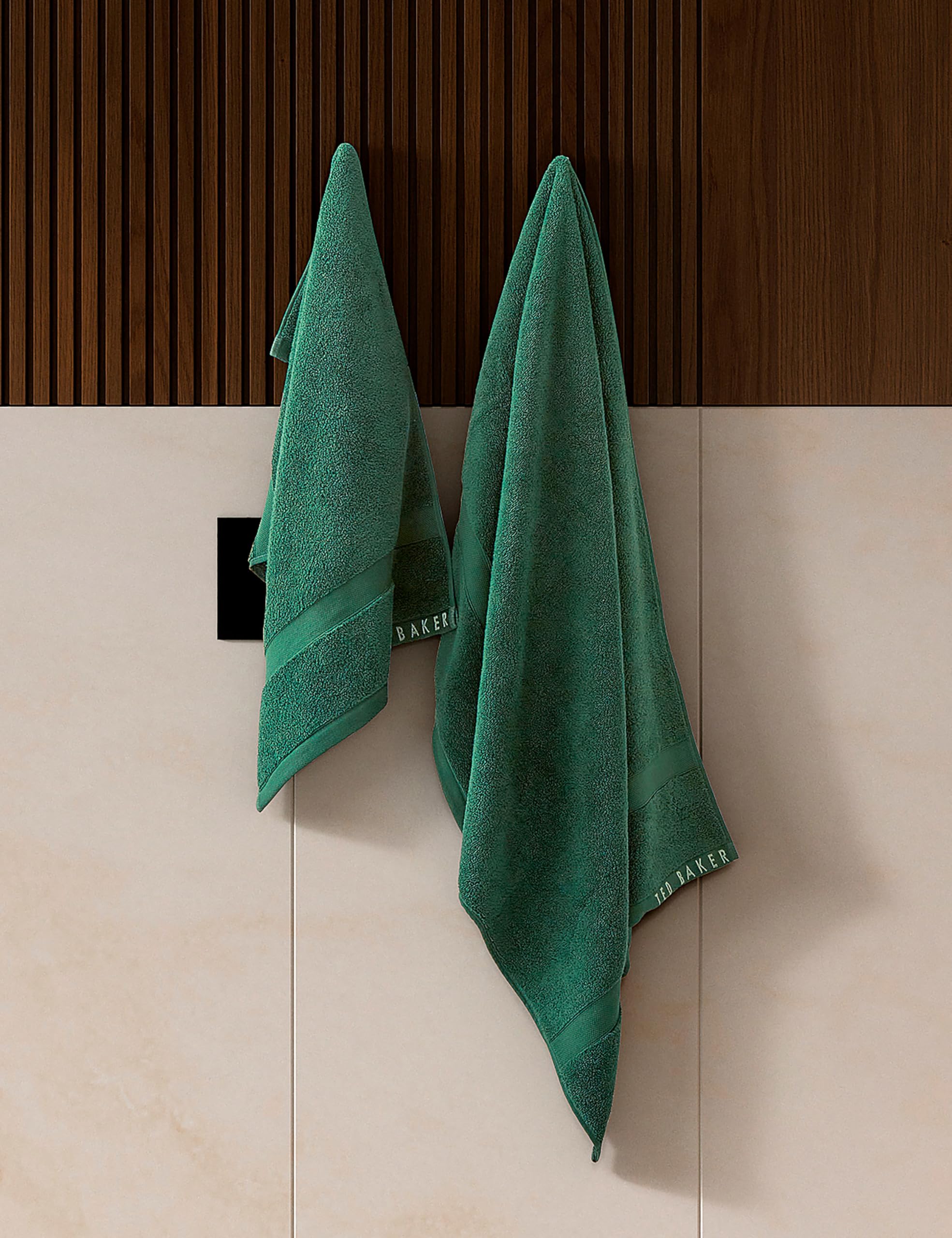Ted Baker 'TB Plain Dye' Cotton Towel in Green | Size: Bath Towel