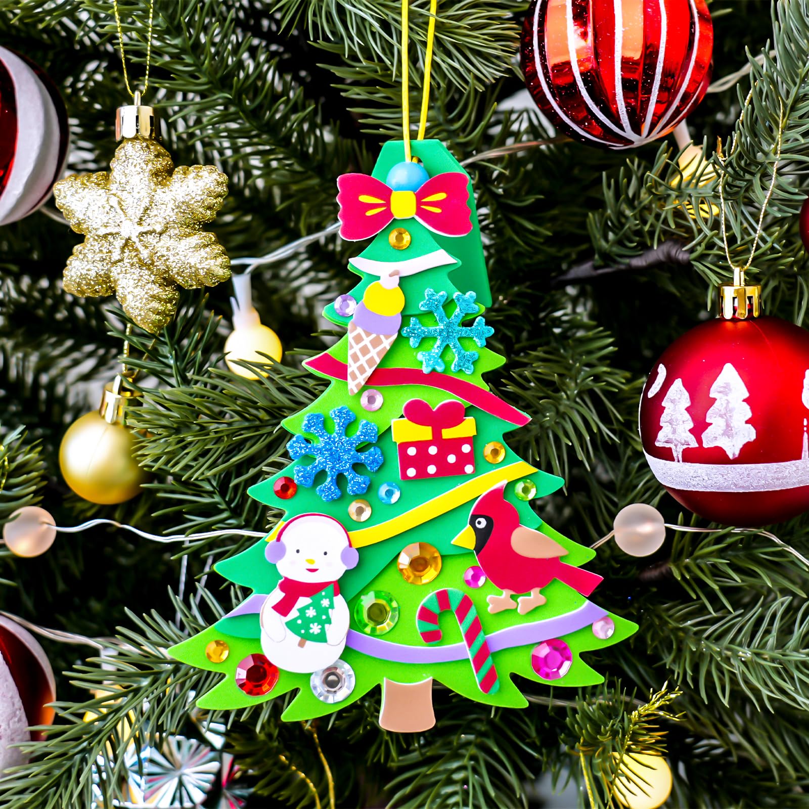 Winlyn Set di 24 kit di artigianato natalizio per artigianato invernale fai da te ornamenti per albero di pino decorazioni artistiche set artistici adesivi in schiuma Holdiay arti e mestieri per