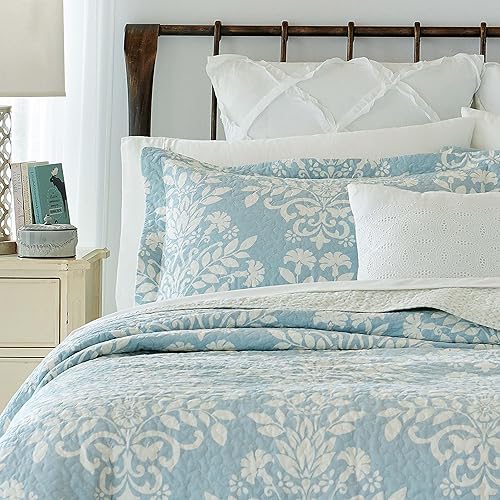 Vista 9 de Laura Ashley - Twin Quilt Set, Reversible Cotton Bedding with Matching Sham, Home Decor for All Seasons (Rowland Blue, Twin)