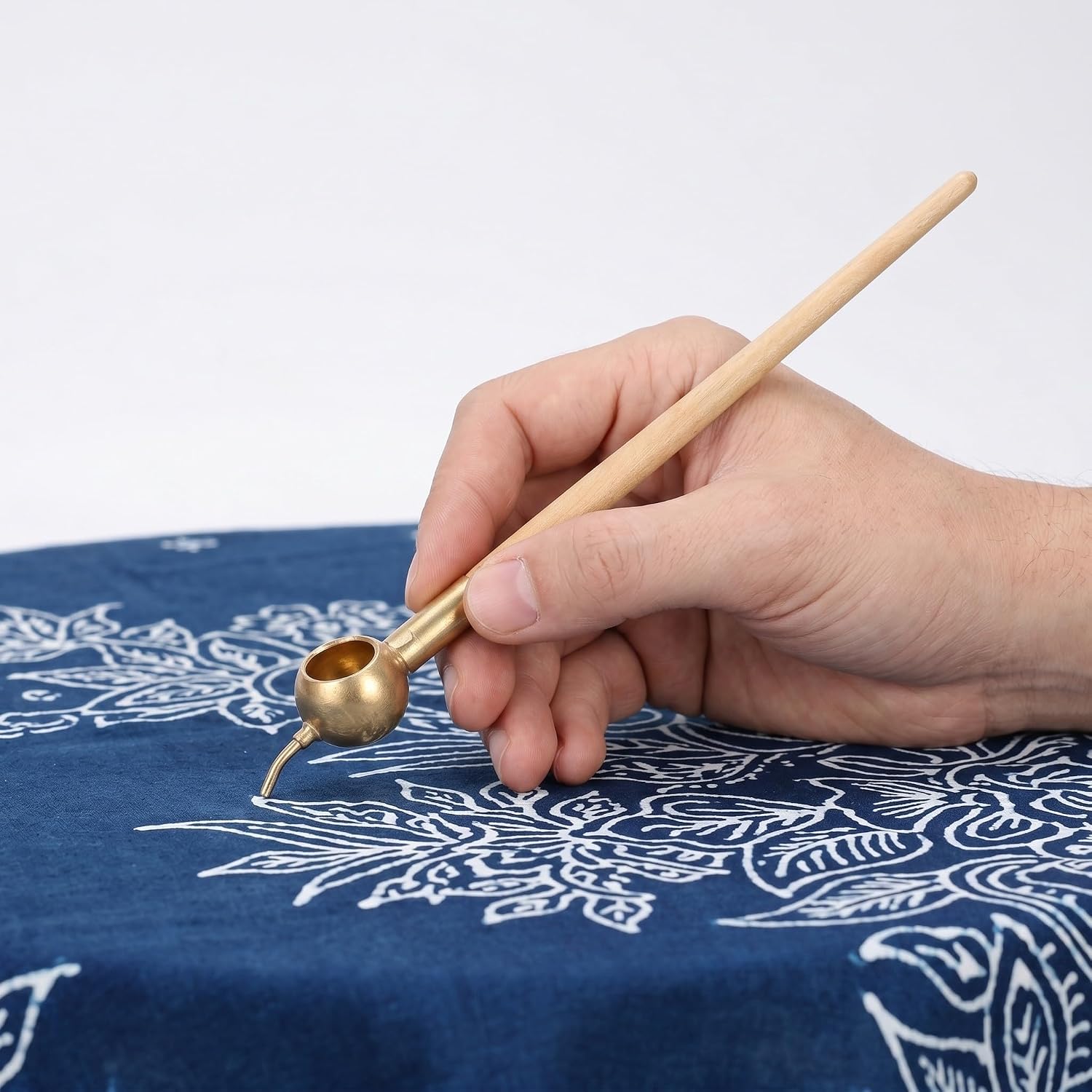 jojofuny Fine Line Hot Wax Batik Tool, Ergonomic Wood Grip, Copper Precision Drawing Pen for DIY Batik Crafts, Fabric Dyeing and Intricate Pattern Work Small