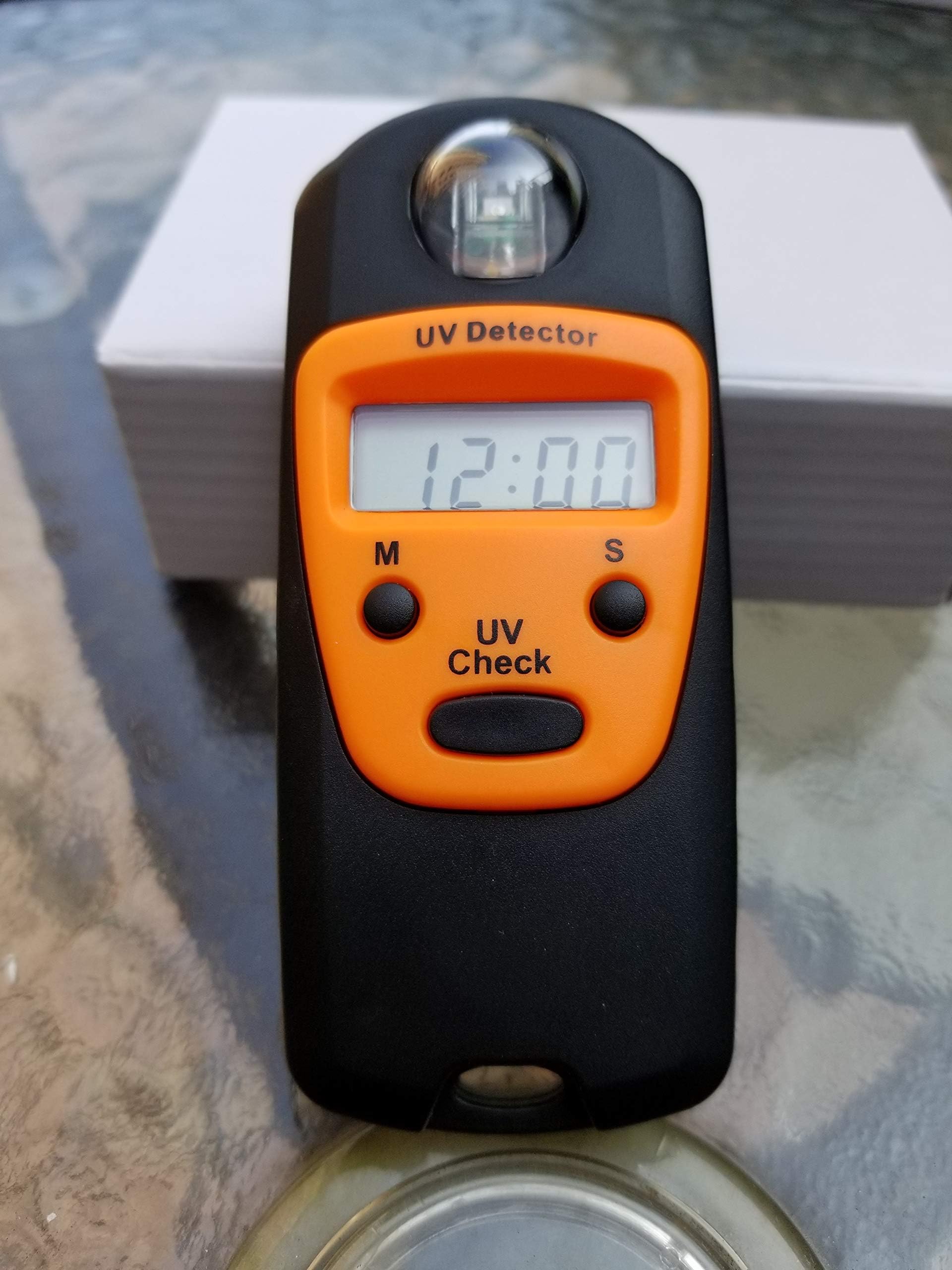 Sunlight Meter for Measuring Harmful Ultraviolet Light Radiations - Portable UV Intensity Meter & UV Sun Light Strength Tester - Digital UV Index Sensor & Handheld UV Detector