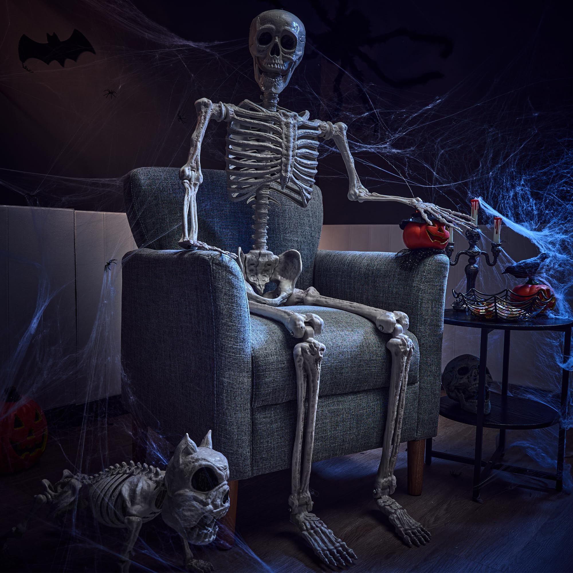 JOYIN Halloween możliwy szkielet na całe ciało, realistyczne kości z ruchomymi przegubami, na Halloween, do dekoracji wewnątrz i na zewnątrz (białe)