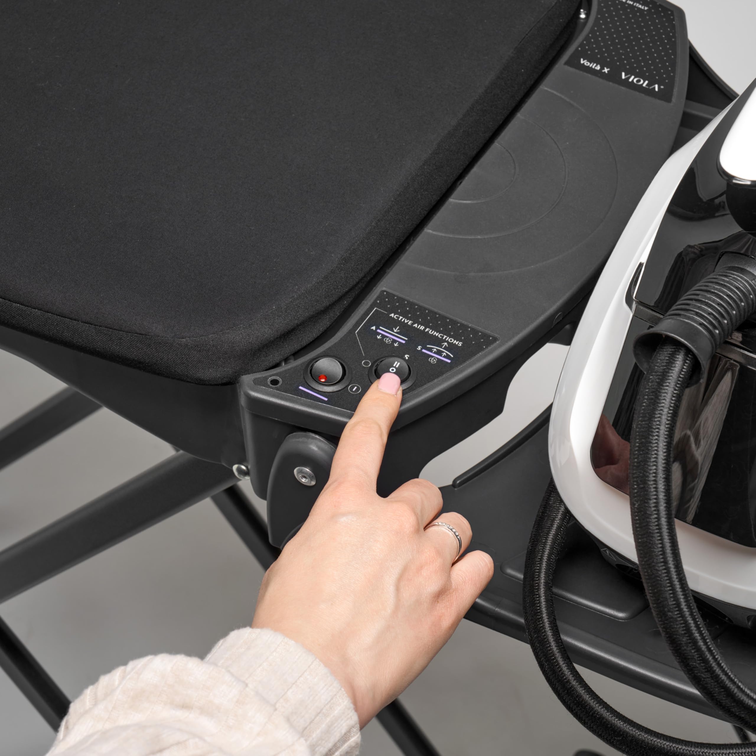 VIOLA Tabla de planchar multifunción, fabricada en Italia, aspiradora, calentadora, sopladora, mesa para planchar con vapor, planchado profesional, planchado fácil, plegable, ajustable, ahorra espacio