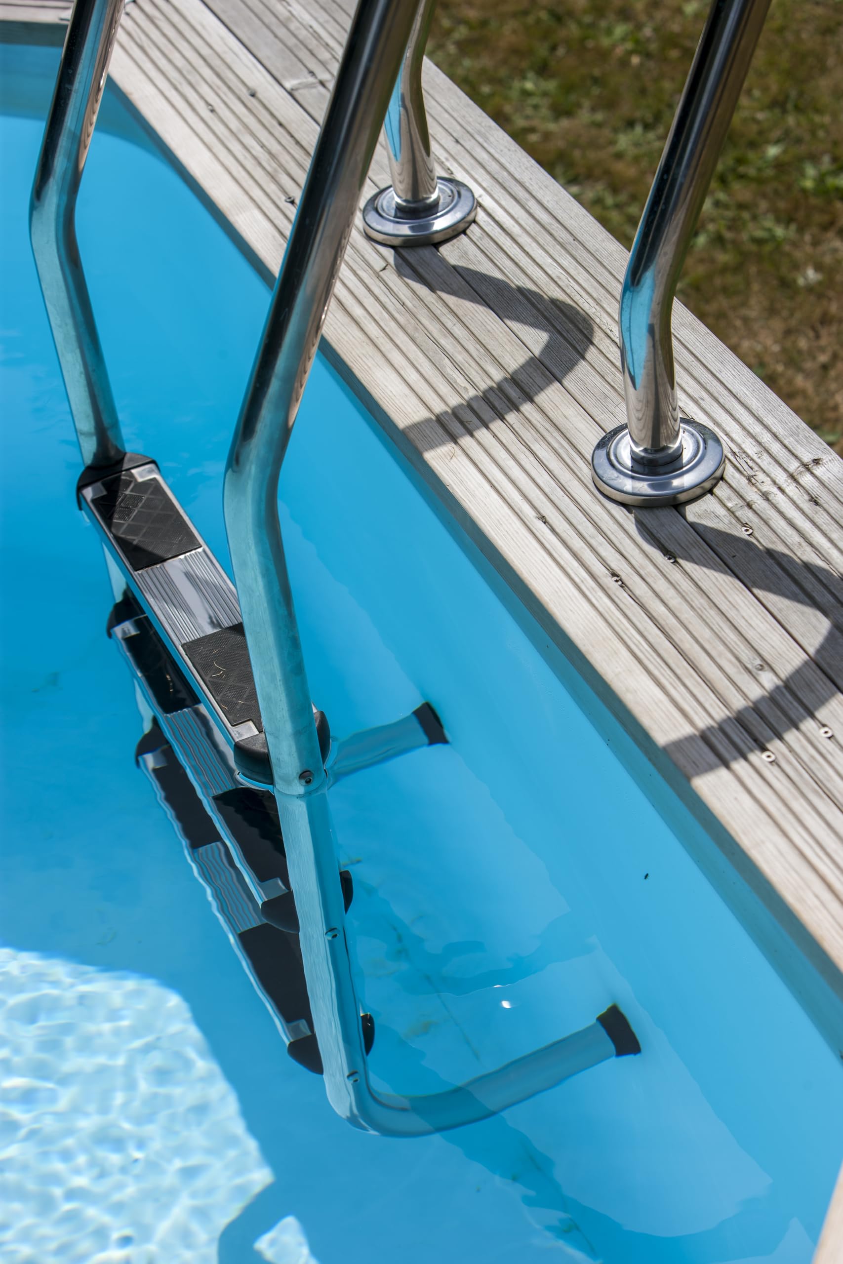Gre 126674 - Scala di sicurezza per piscine interrate in legno - Acciaio inossidabile, gradini antiscivolo e sistema di sicurezza per bambini