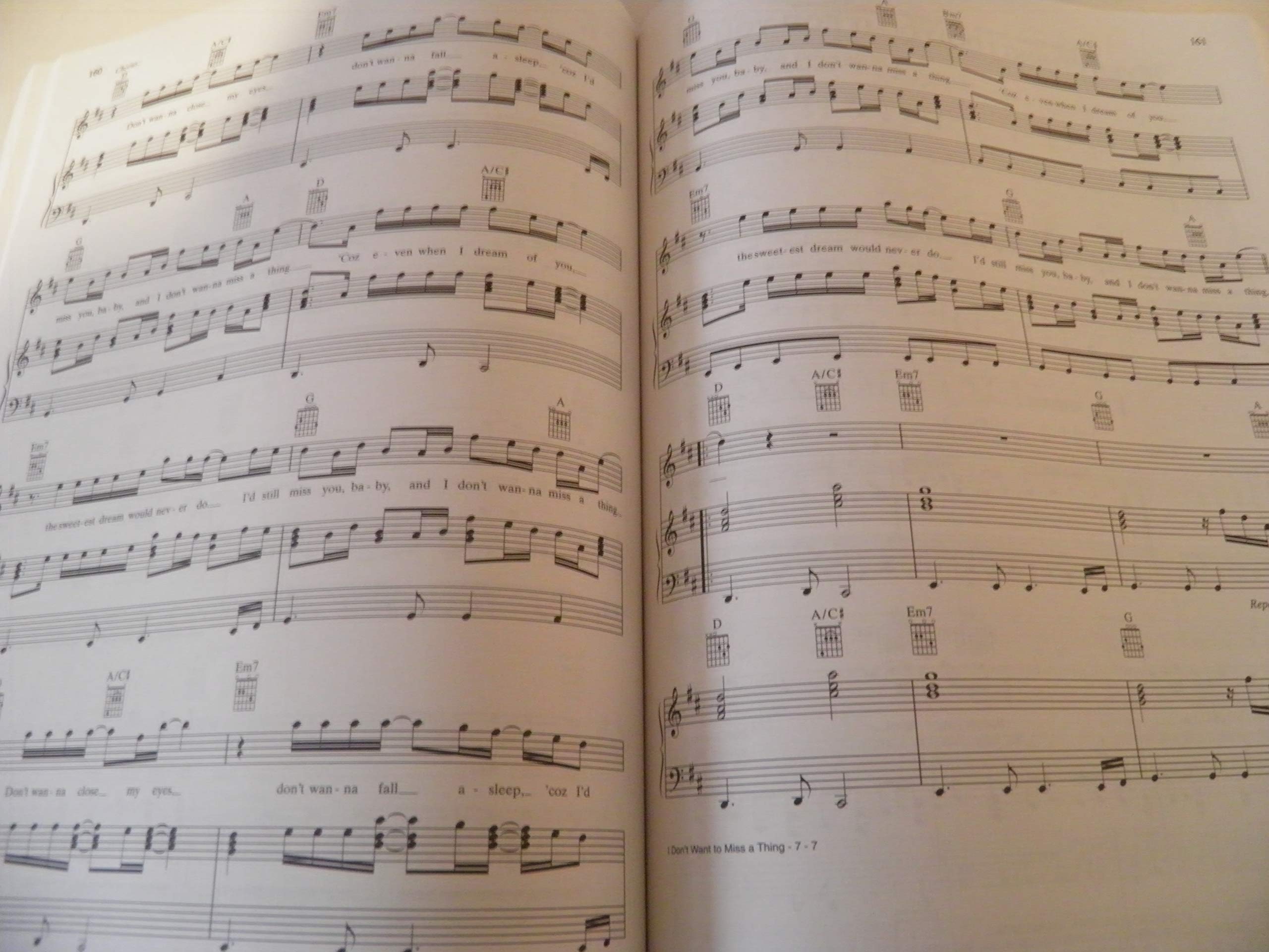 The Ultimate Pop Sheet Music Collection 2000: Piano/Vocal/chords