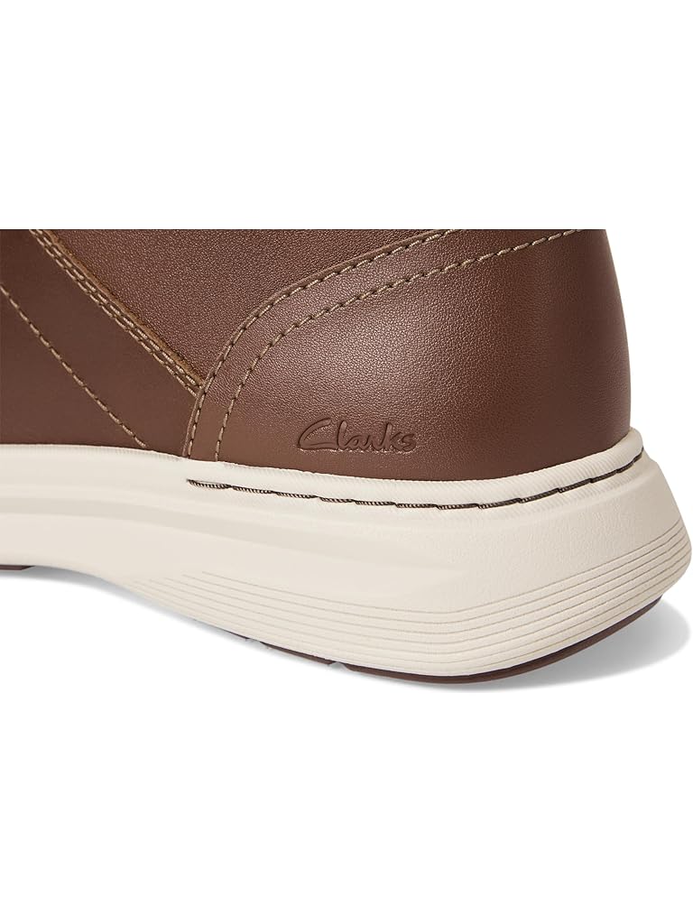 Brown Clarks Craftwell Mid