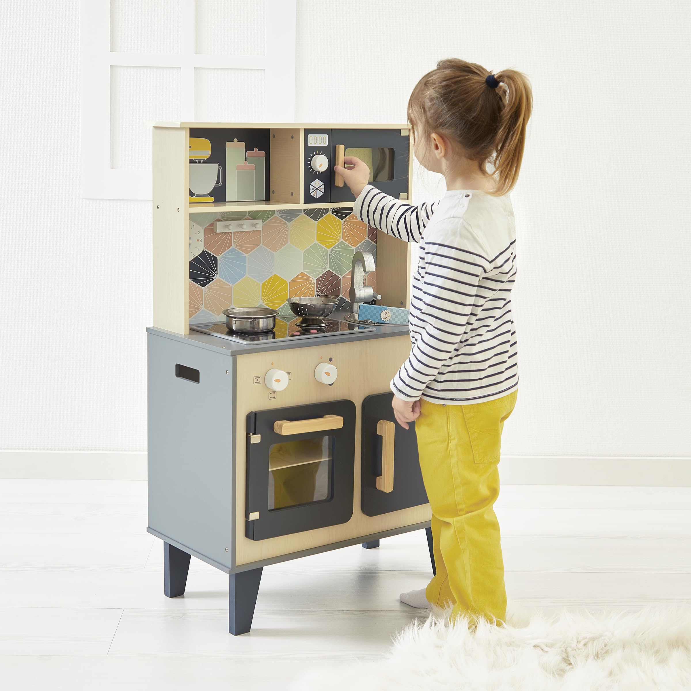 Janod - Cuisine Plume - Cuisinière en Bois pour Enfant - Avec Four, Évier en Inox, Placard, Boutons et Horloge - Cuisine en Bois Avec 5 Accessoires Janod - Cuisine Plume - Cuisinière en Bois pour Enfant - Avec Four, Évier en Inox, Placard, Boutons et Horloge - Cuisine en Bois Avec 5 Accessoires