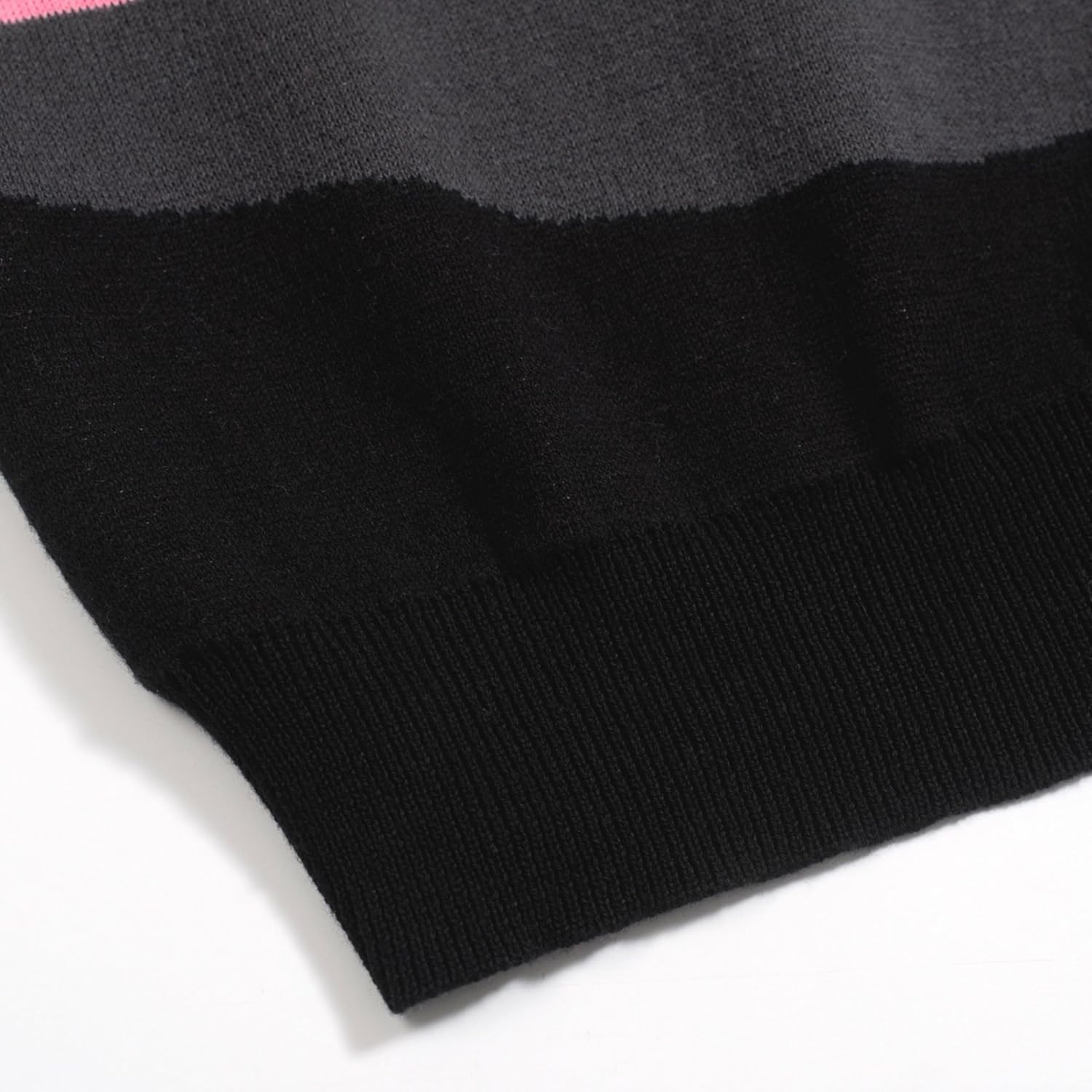 OXKNIT Men's Retro Black and Pink Knitted Poloshirt, Vintage Animal Patten Polo Cotton Short Sleeve with Quarter Button