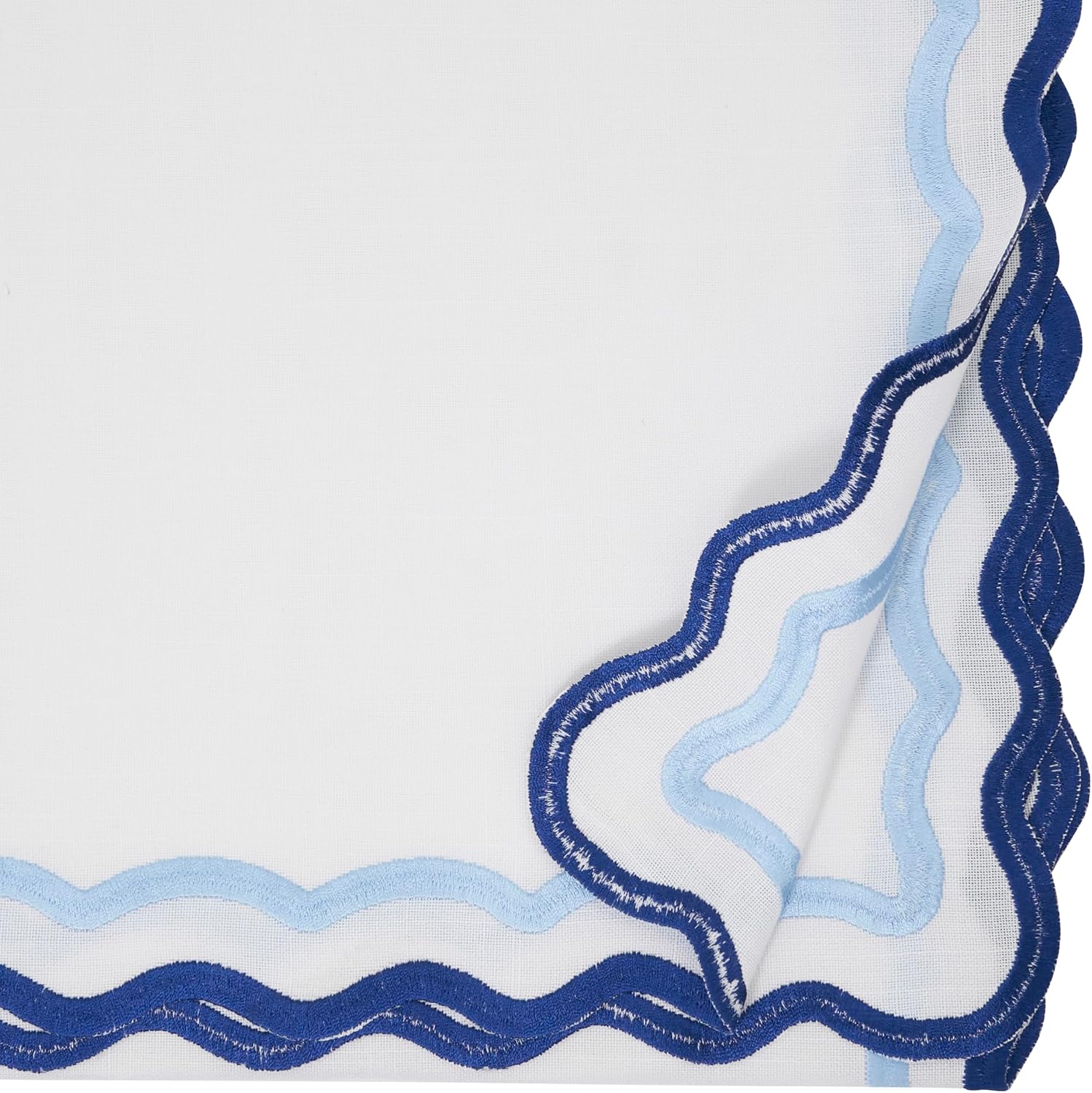 Scalloped Border Table Runner