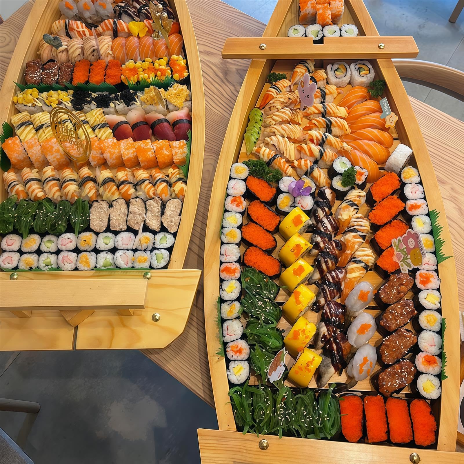 Générique Plateau de Service en Bois en Forme de Bateau à sushis pour la présentation des Aliments à la Maison et Lors d'événements (80 cm)