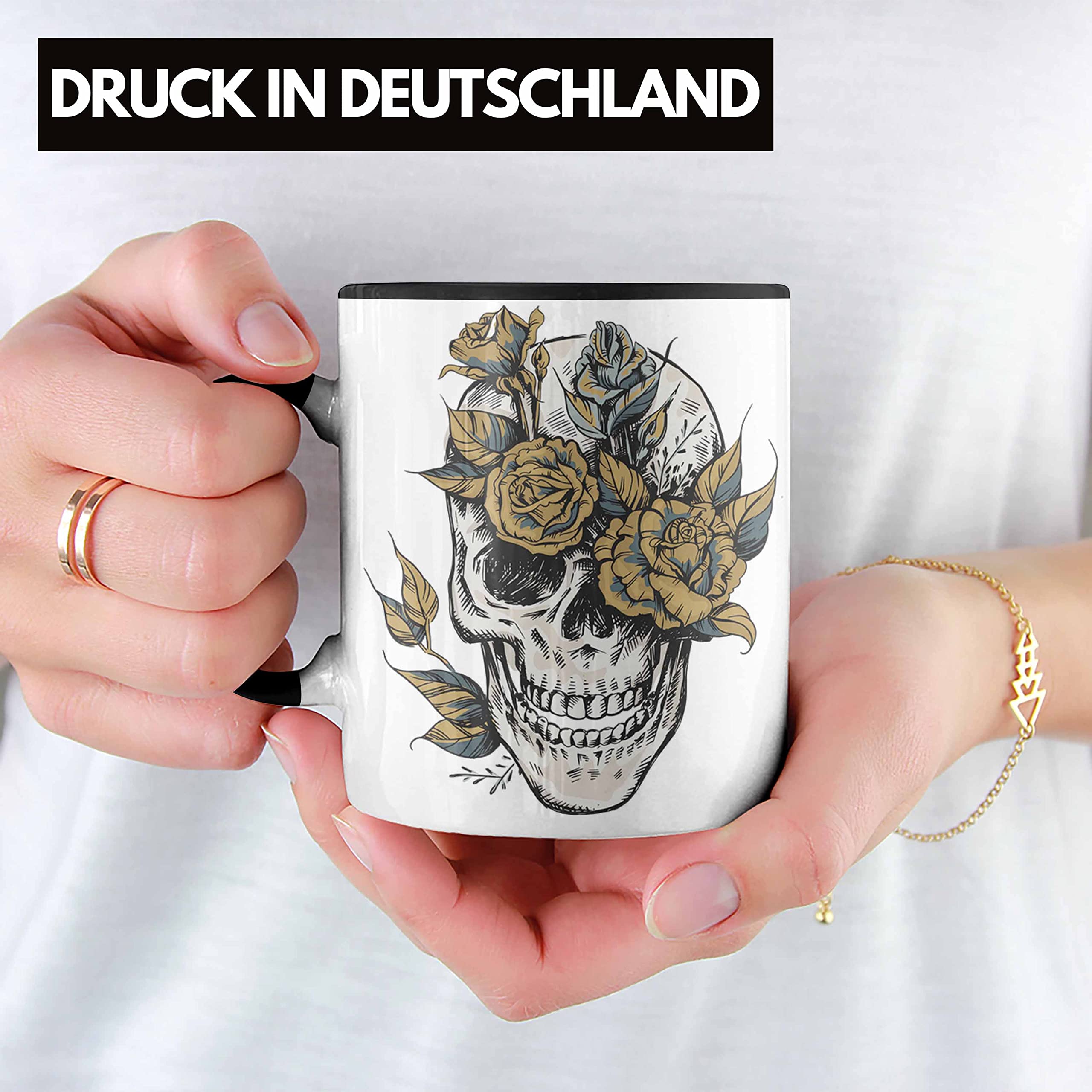Trendation Tasse „Totenköpfe & Tattoos“ – 325 Ml Keramik – Schwarz – Spülmaschinenfest – In Deutschland Bedruckt