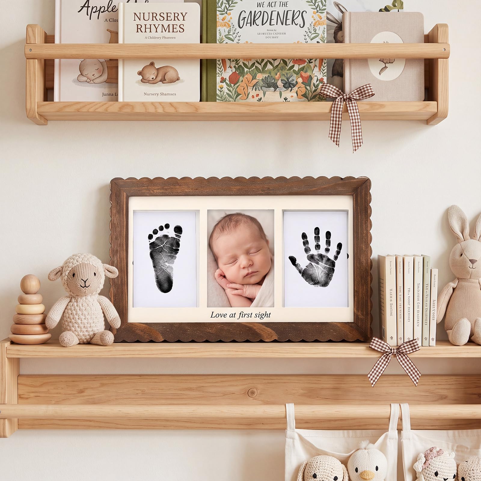 SiliFine Kit de huellas de manos y pies de bebé, marco festoneado de madera maciza, marco de recuerdo de recién nacido, regalo para baby shower, búsqueda de registro de bebés, kit de impresión de