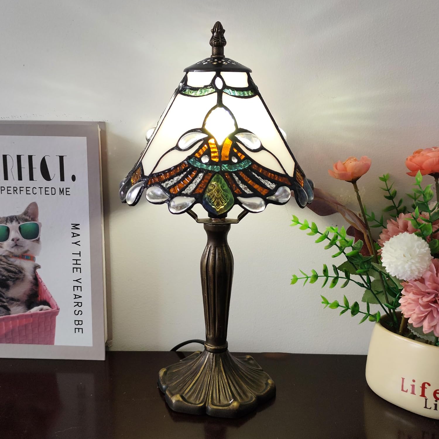 Tiffany Table Lamp White Pearls Baroque Style Stained Glass Desk Light Small Tiffany Style Bedside Lamp with 3 Way LED Bulb for Bedroom Living Room Office Decor