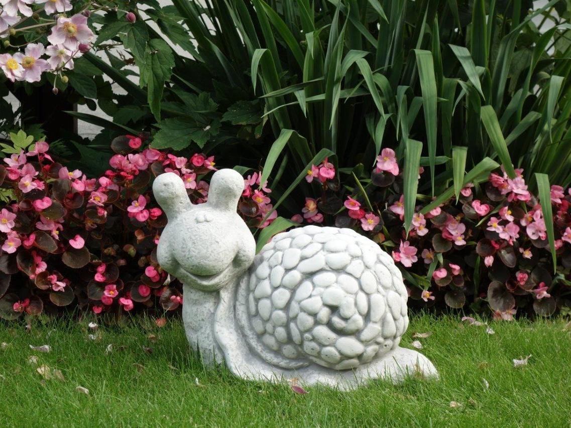 gartendekoparadies.de Lustige Schnecke Steinfigur aus Steinguss, Grau, Frostsicher für Außenbereich, H. 32 cm, 22 kg