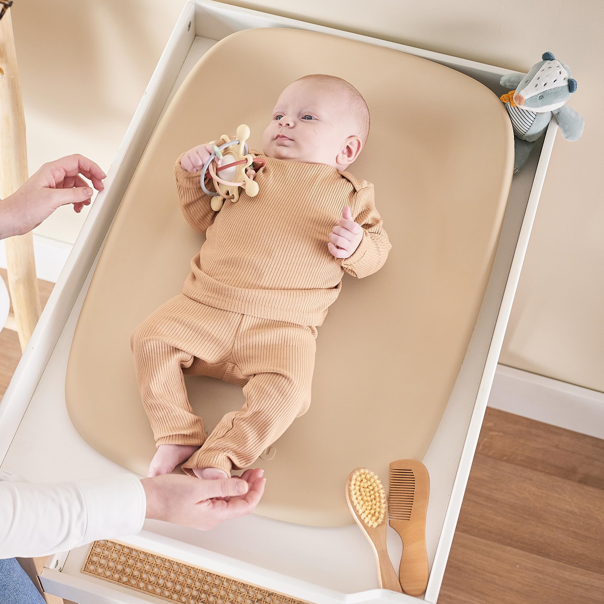 Nattou Cambiador de suave espuma de PU, Cambiador lavable, Aprox. 50 x 70 cm, Softy, Beige