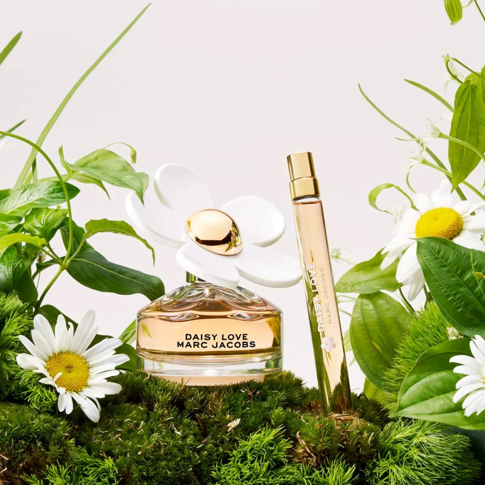 【MARC BY MARC JACOBS】亘 さま 専用✨ Amazon | マーク ジェイコブス Daisy Love Eau De Toilette Spray 50ml