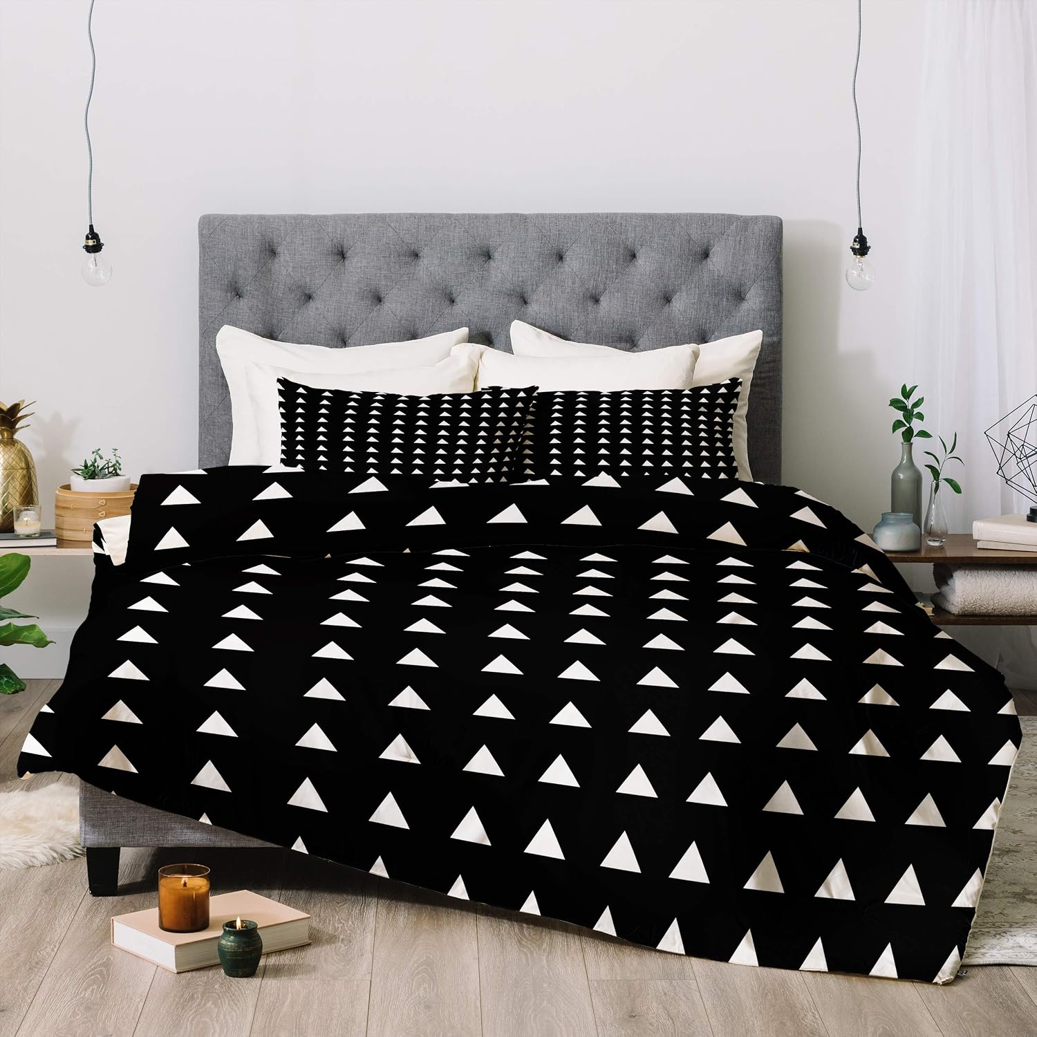 Deny Designs Leah Flores Classic Confetti Comforter Set with Pillow Shams, Full/Queen, Black & White