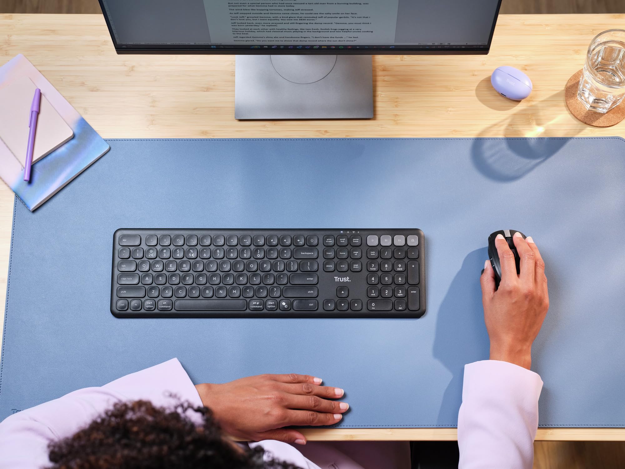 Trust Vaiya Clavier sans Fil Bluetooth + 2.4Gz AZERTY Français, Noir | Clavier Bluetooth Multi-appareils Rechargeable avec Pavé Numerique, 55% Plastique Recyclé, Windows iOS iPadOS Android