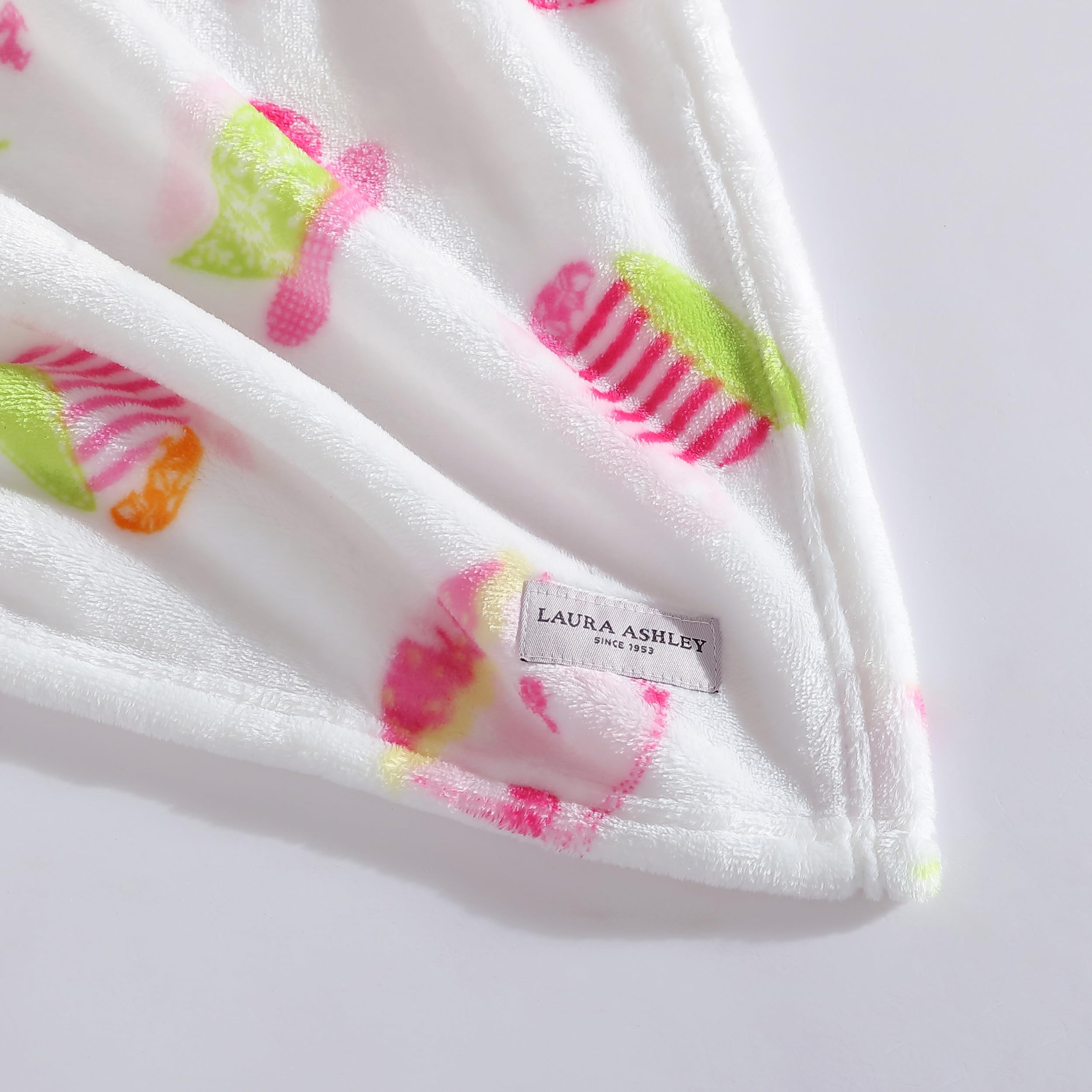 Amazon｜Laura Ashley キッズ - スローブランケット、スーパーソフト