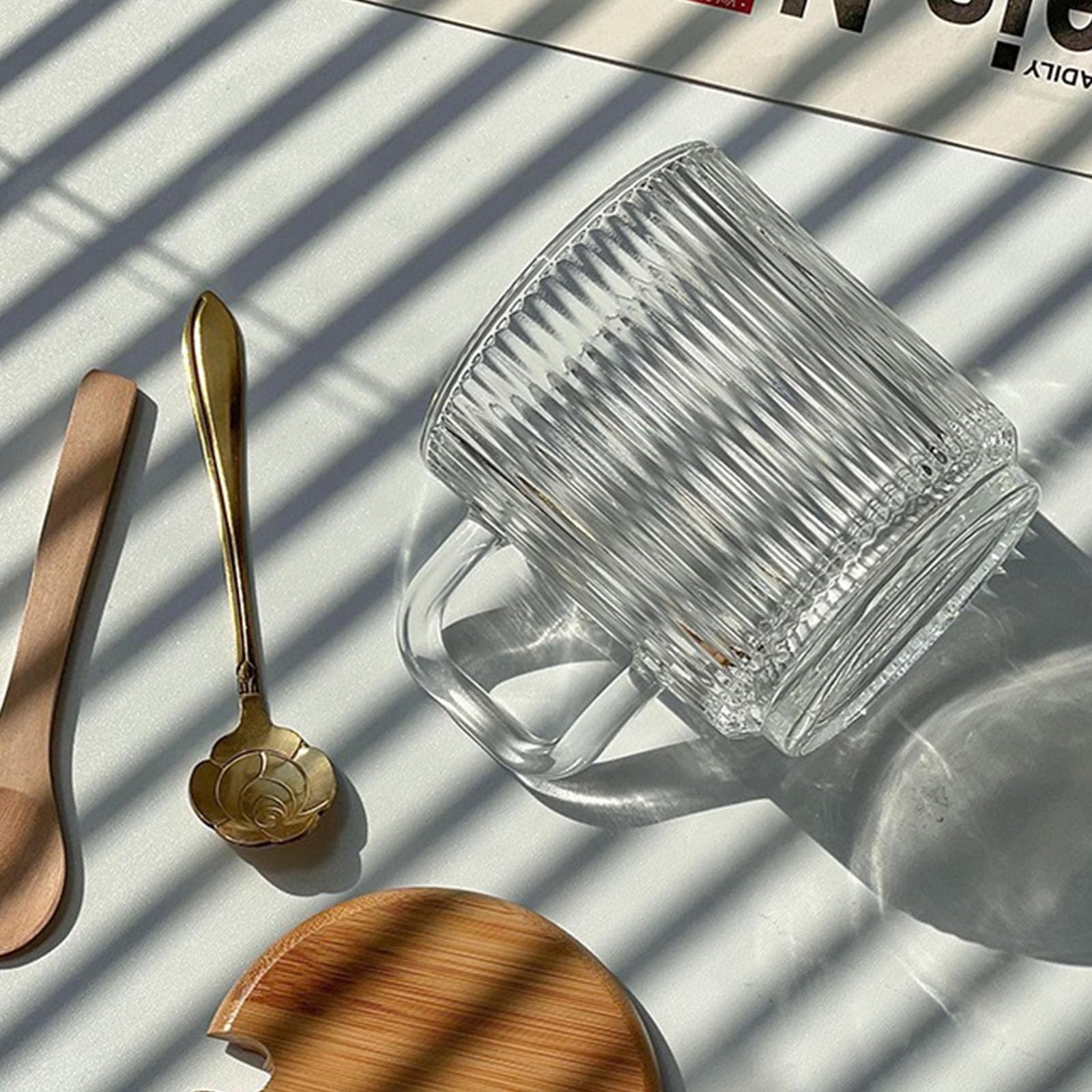 Paquete de 6 Tazas de café de Vidrio de 340 ml, Tazas de té clásicas con Rayas Verticales y asa, Ideales para Bebidas frías y Calientes.