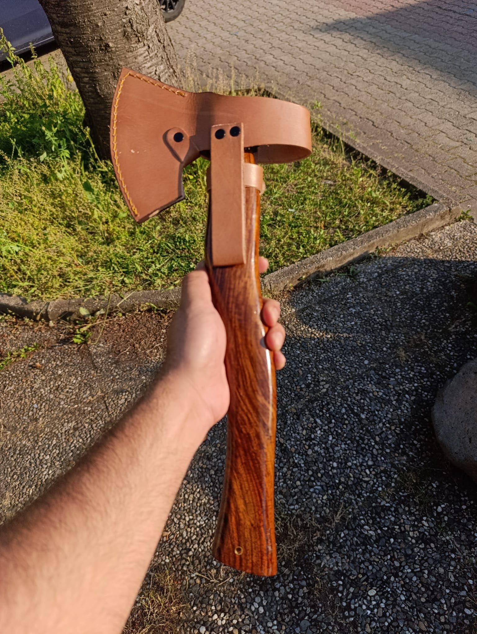 Tatla Wikinger-Axt aus DamastStahl- Handgeschmiedete Jagdaxt mit Rosenholzgriff, Wikinger-Bartaxt für Outdoor und Camping, Spaltaxt, echtes Geschenk für Weihnachten oder Geburtstag,