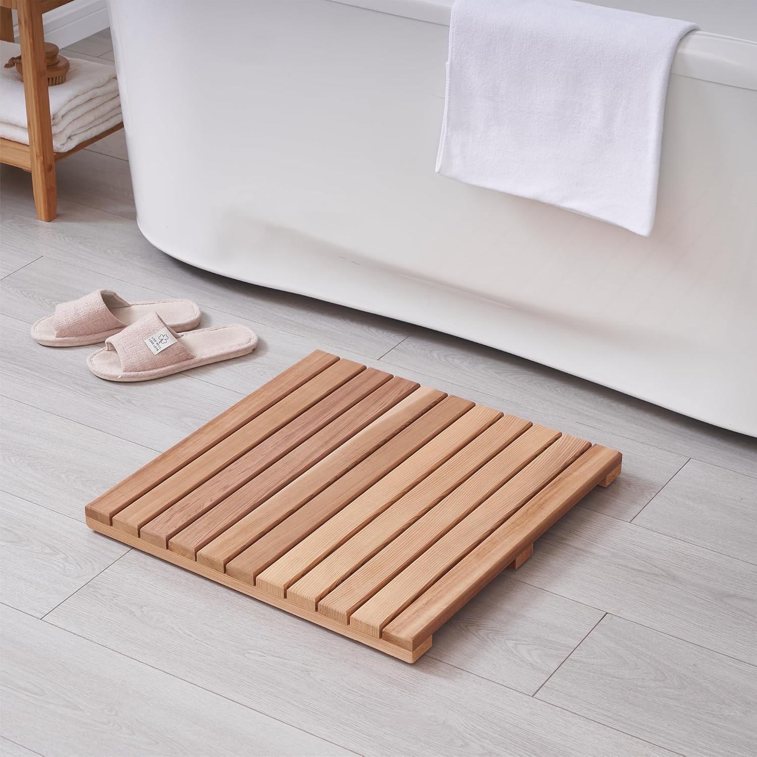 bingaai Cedar Wood Bath Mat 21"×21" Square, Cedar Wooden Bath Mats, Wood Shower Stall Mat Non-Slip for Bathroom Bathtub Spa Sauna Garden Home, Wooden Floor Mat Small for Indoor and Outdoor