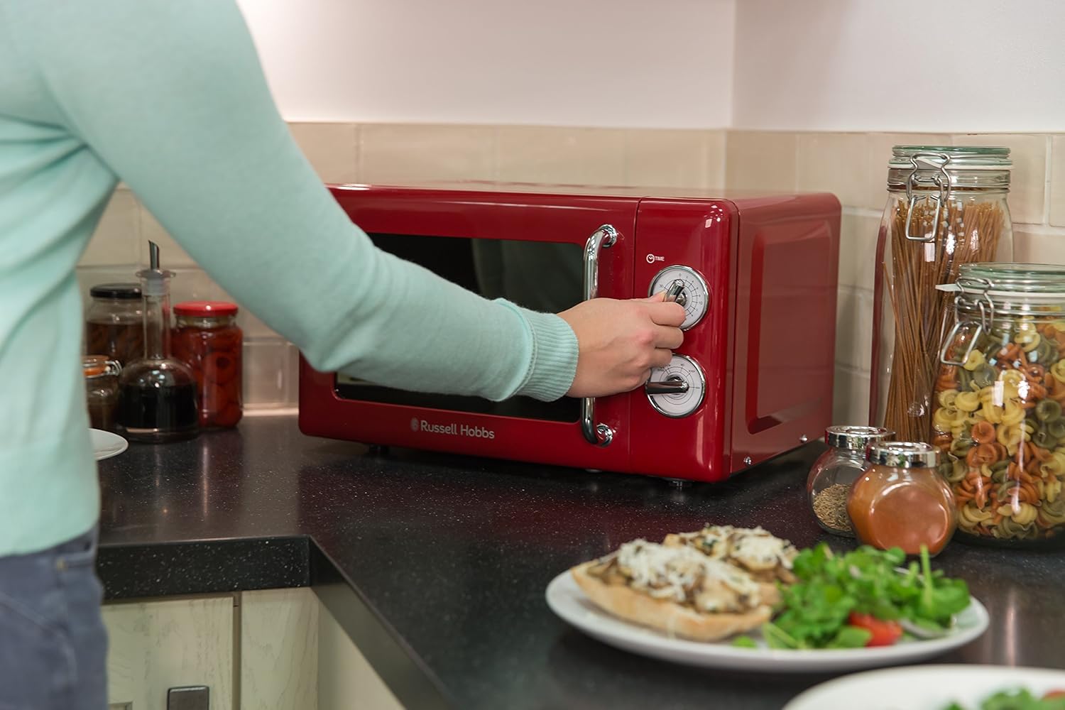 Russell Hobbs RHRETMM705R-N 17 L 700 W Red Compact Retro Solo Forno a microonde manuale con 5 livelli di potenza, timer, regolazione sbrinamento, facile da pulire : Amazon.it: Casa e cucina