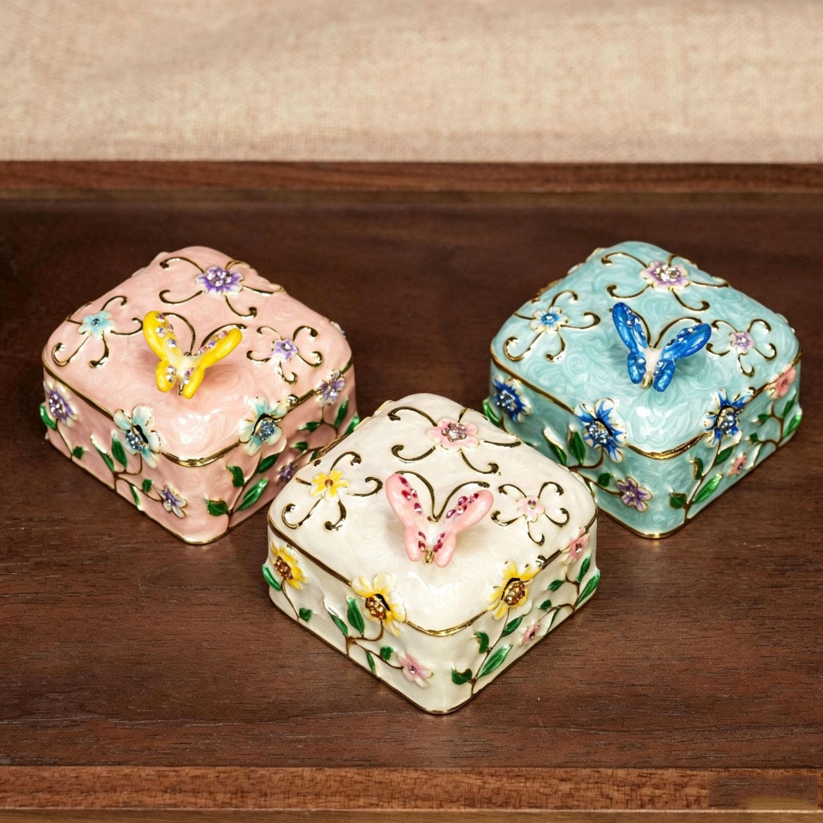 Emaliowane pudełko na biżuterię, marzycielski ornament, urocza dekoracja