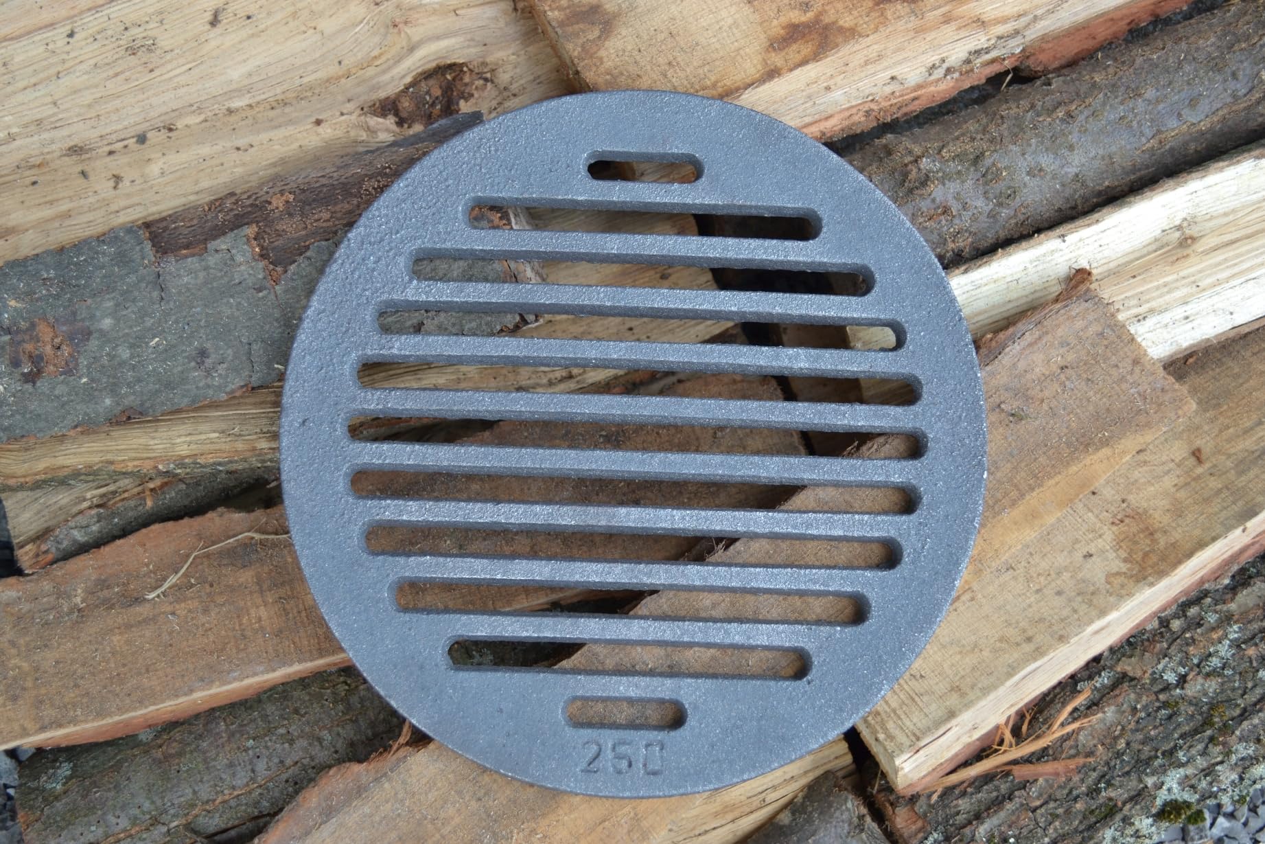 Grille ronde en fonte Ø 25 cm SEZAM pour four et poêle de cheminée