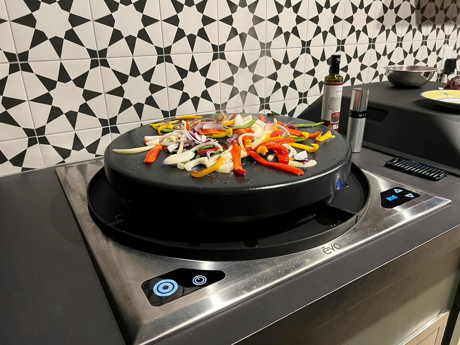 Evo Outdoor Electric Griddle with 23" Circular Ceramic-Clad Steel Cooking Surface