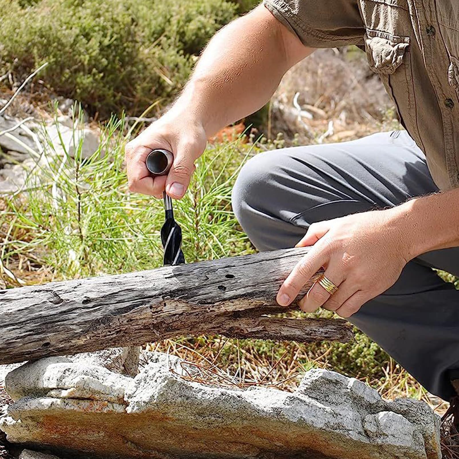 Trivella Manuale per Legno con 4 Sega a Filo di Emergenza Custodia In Pelle Punta da Trapano Multiuso Bushcraft Survival Tools